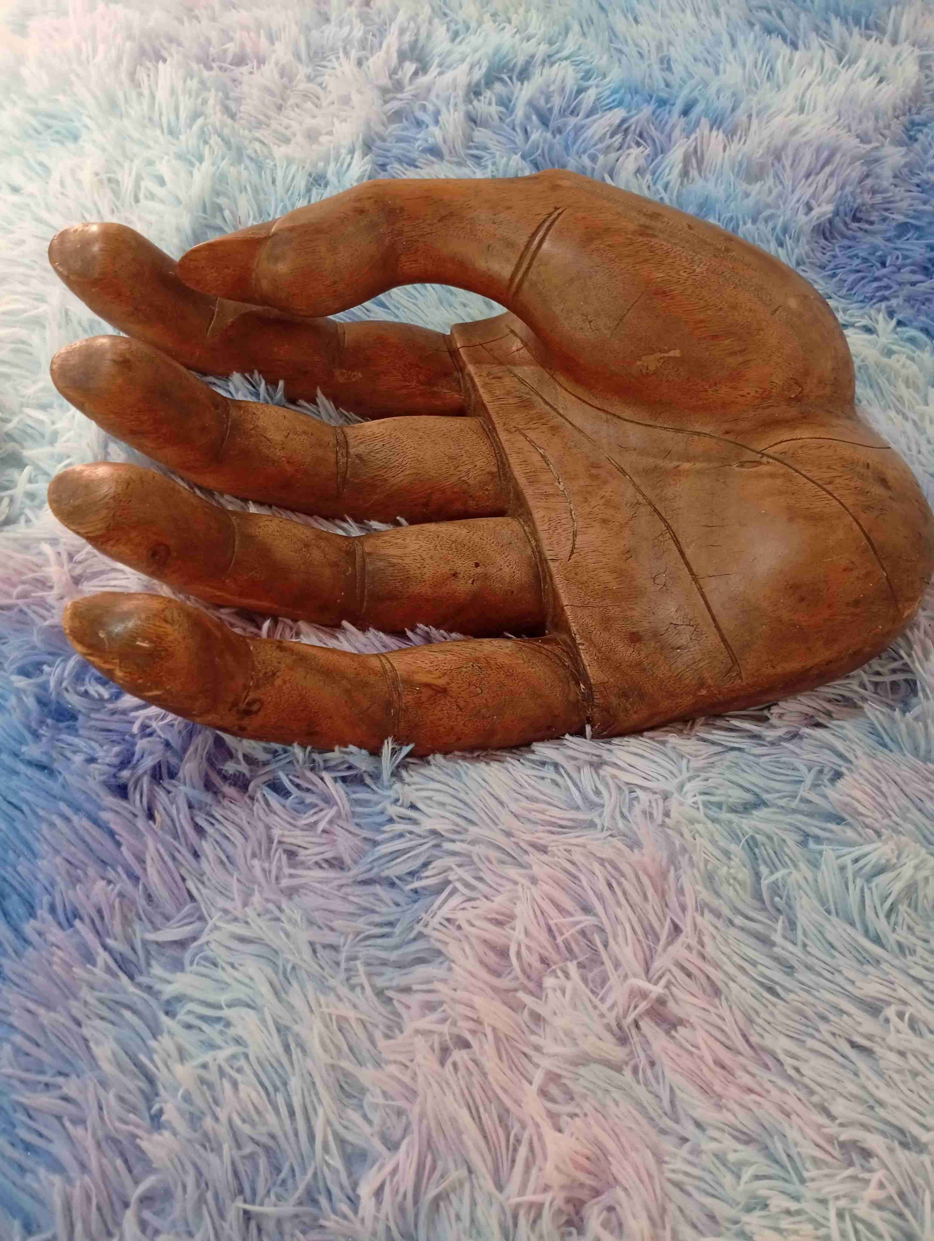 Escultura mano de madera - miniatura 4