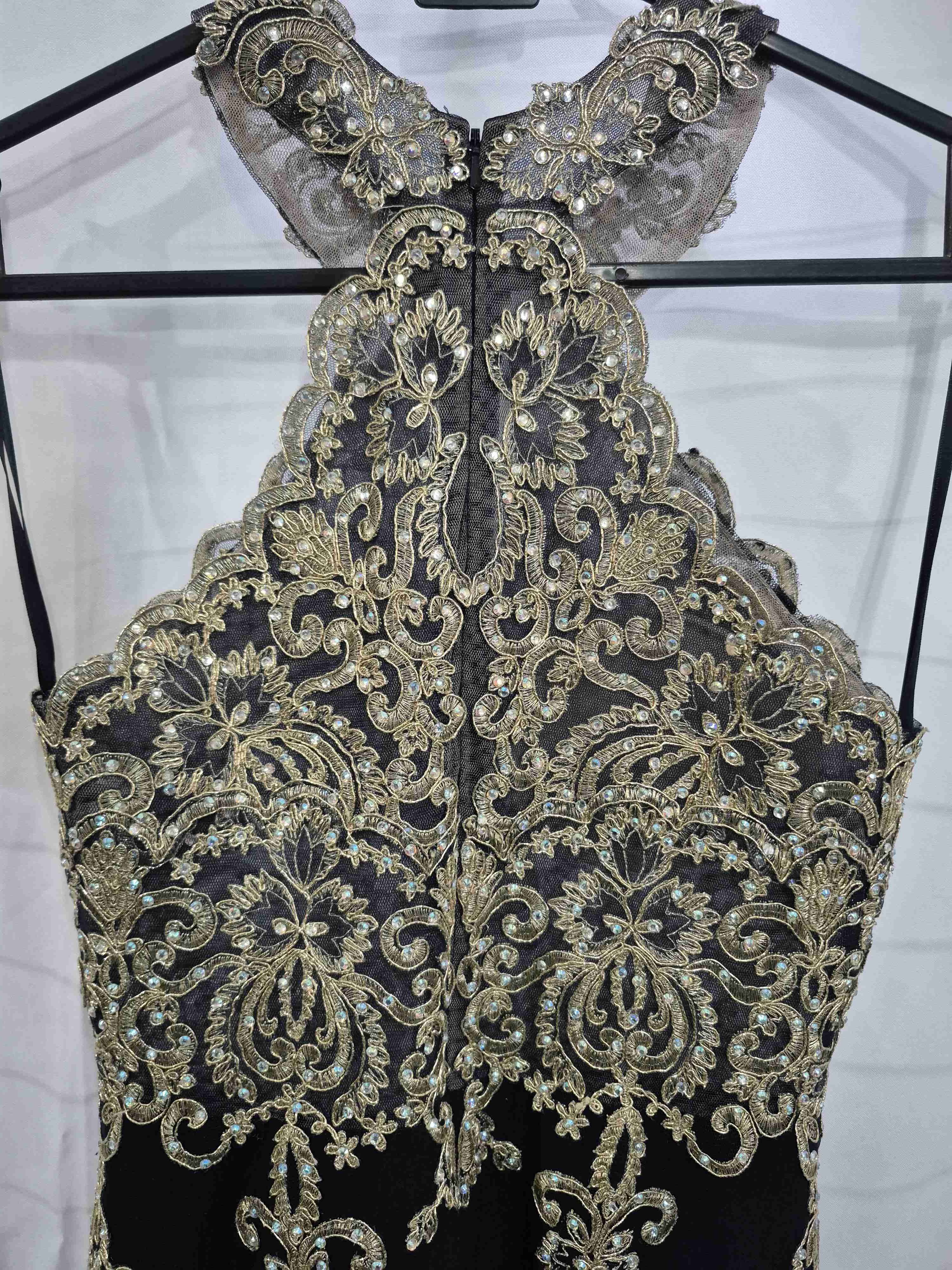 Vestido azul con encaje dorado - miniatura 3