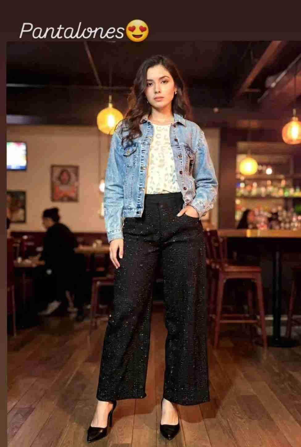 Pantalones negros brillantes para mujer