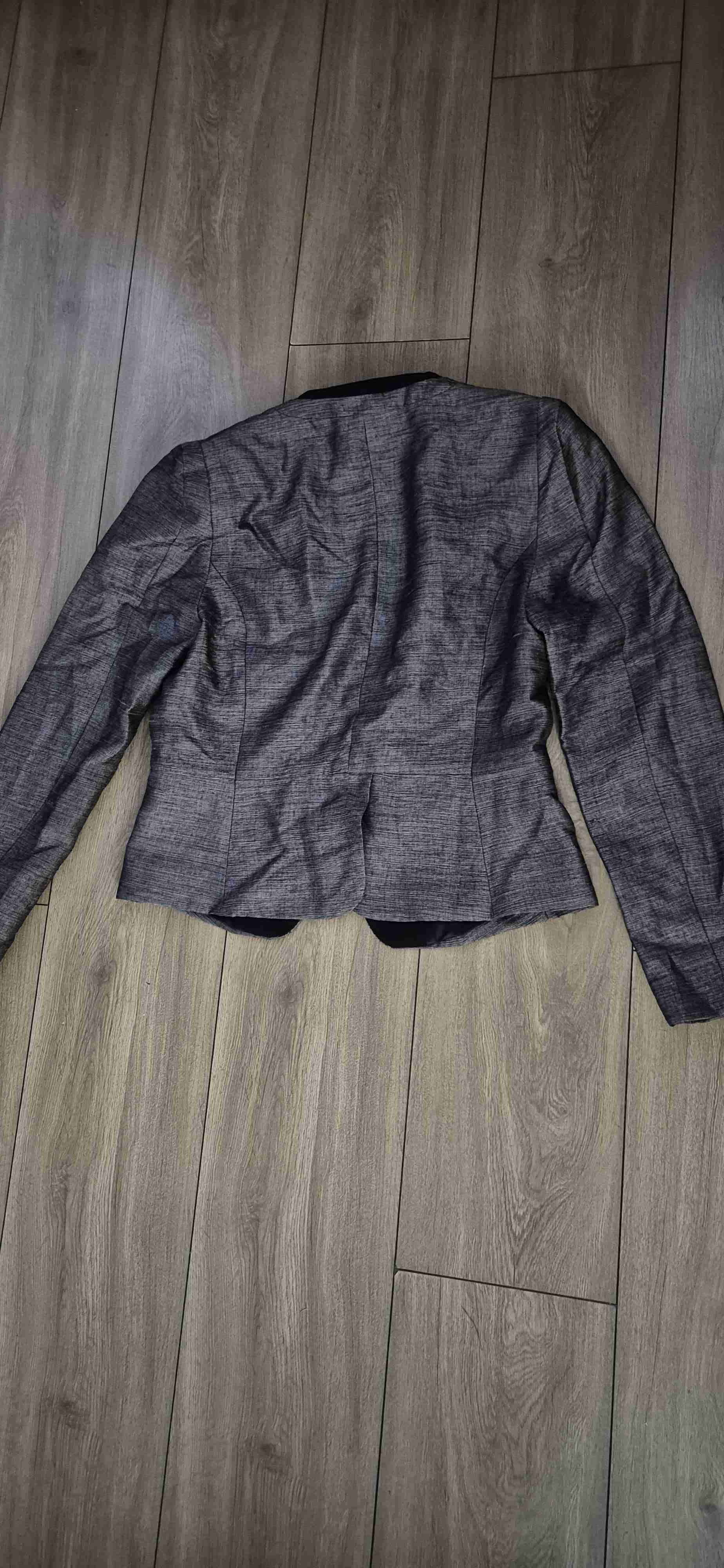Blazer gris elegante. - miniatura 2