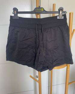 Short negro deportivo mujer North face - miniatura 1