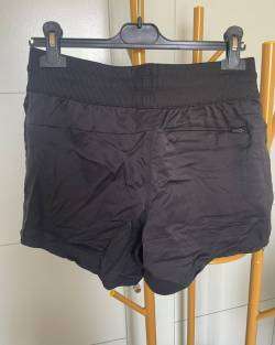 Short negro deportivo mujer North face - miniatura 5