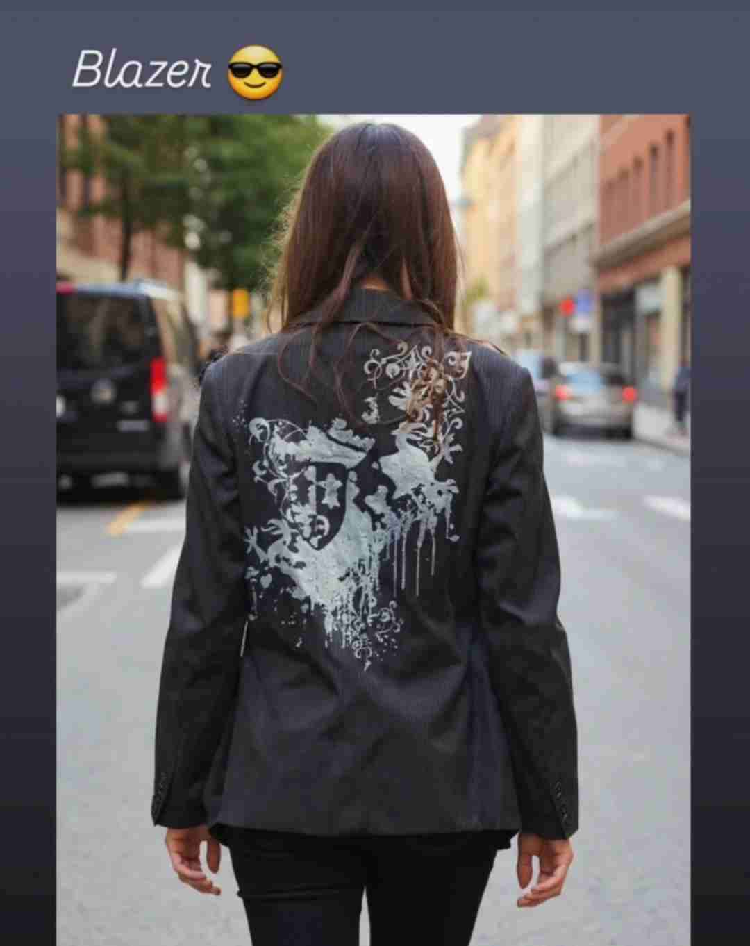 Blazer negro con diseño