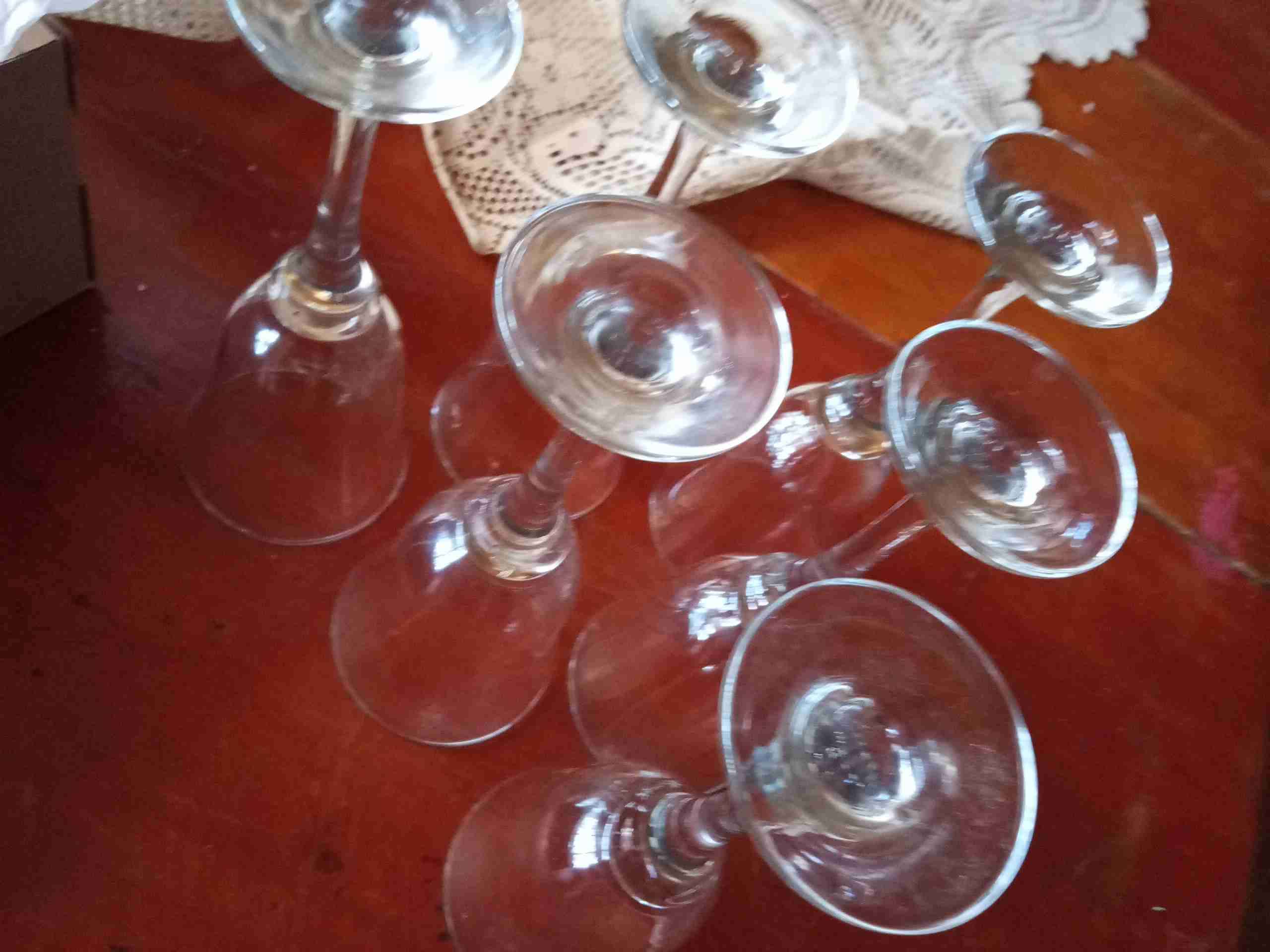 Juego de copas de vidrio