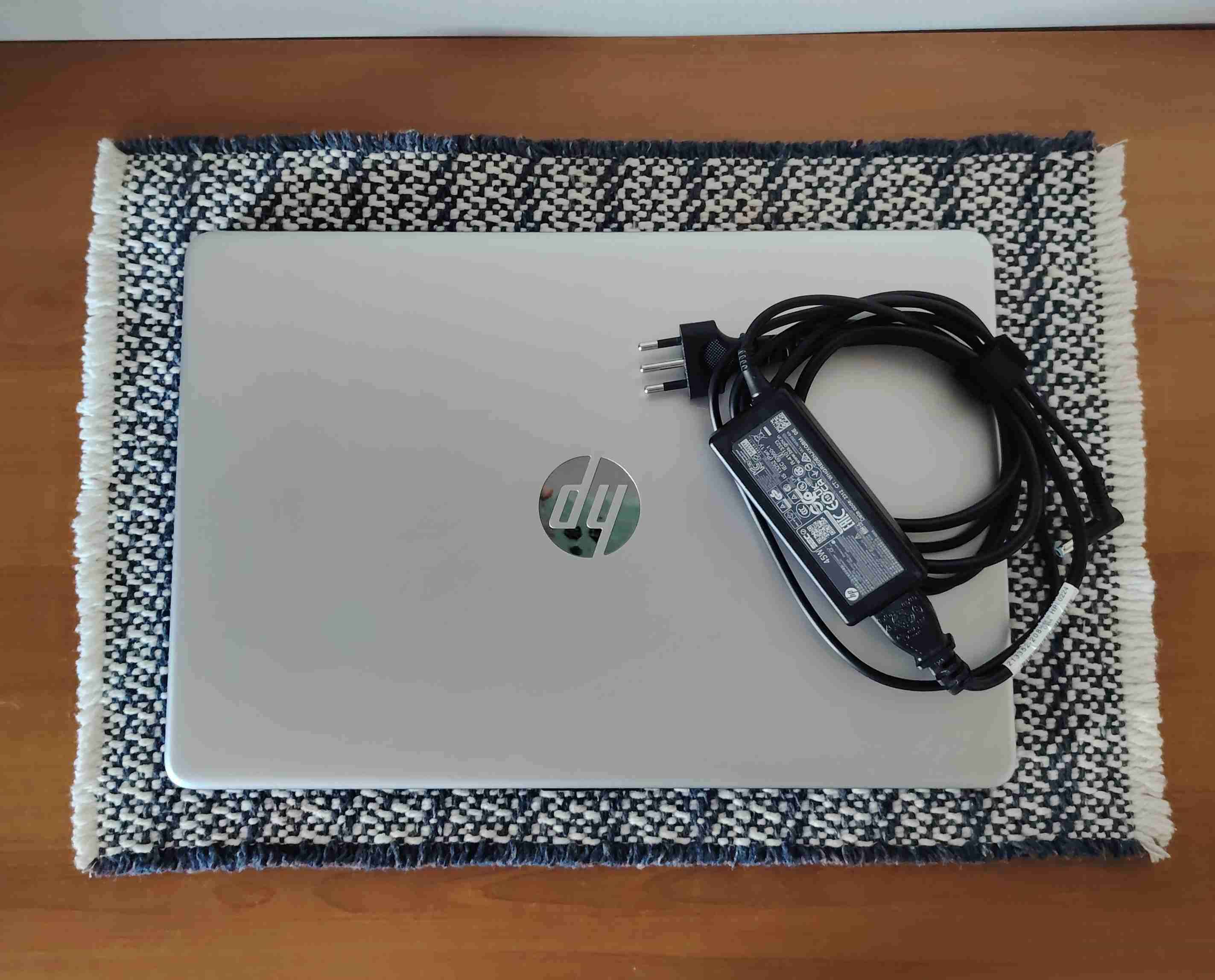 Notebook HP 15 AMD Ryzen 3 256GB SSD 15.6" - miniatura 1