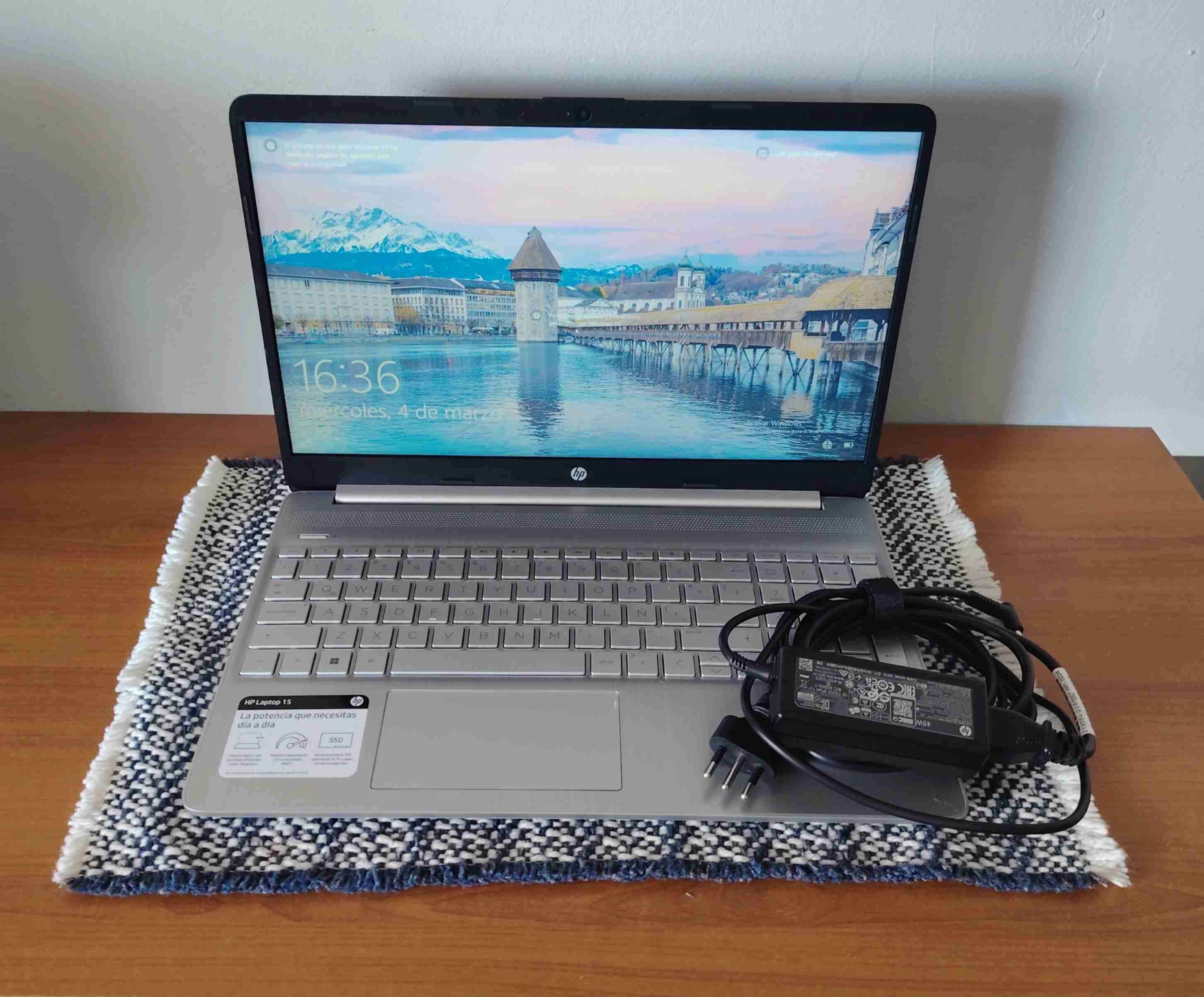 Notebook HP 15 AMD Ryzen 3 256GB SSD 15.6" - miniatura 2