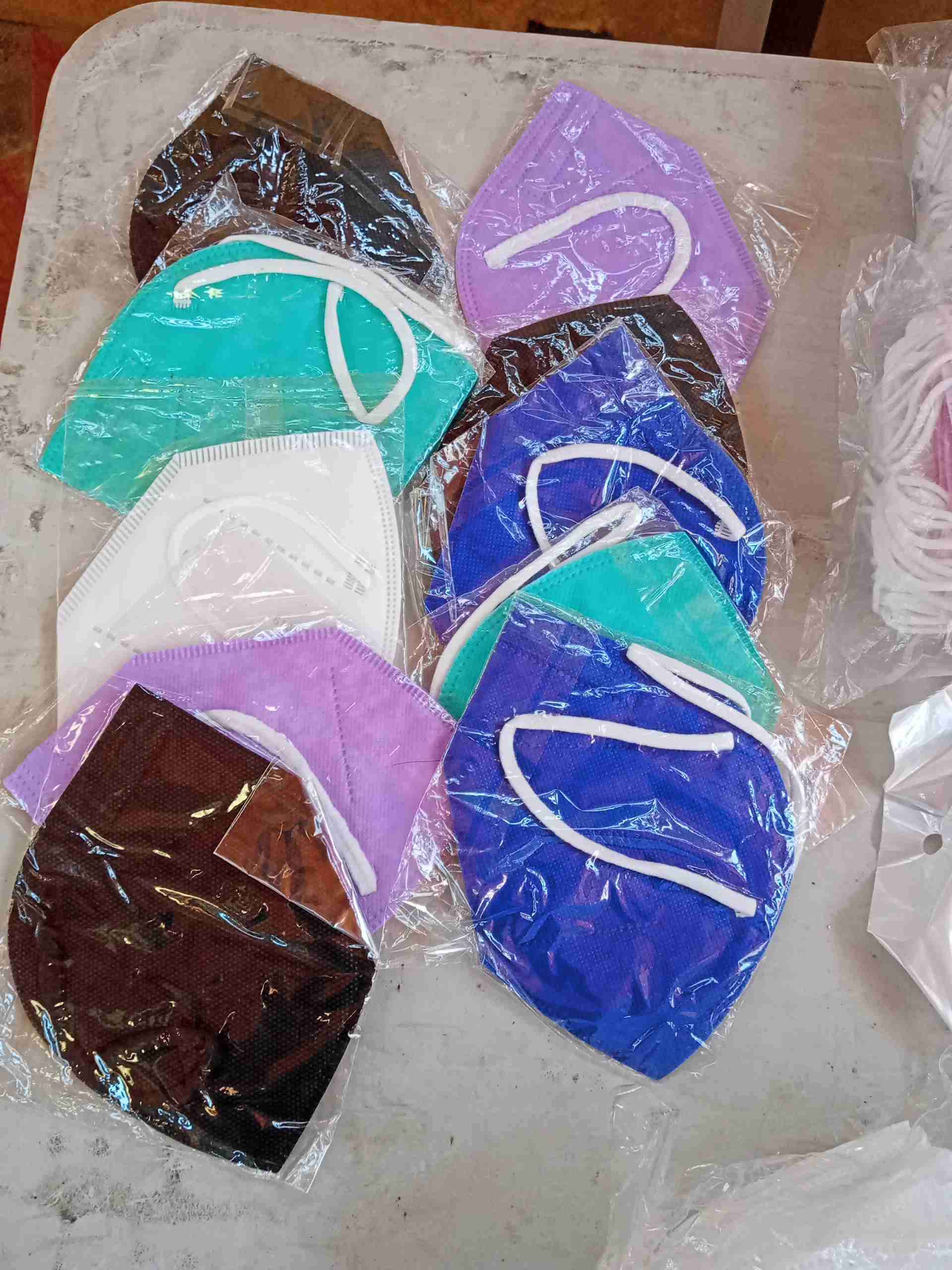 Mascarilla infantil de dibujos - miniatura 3