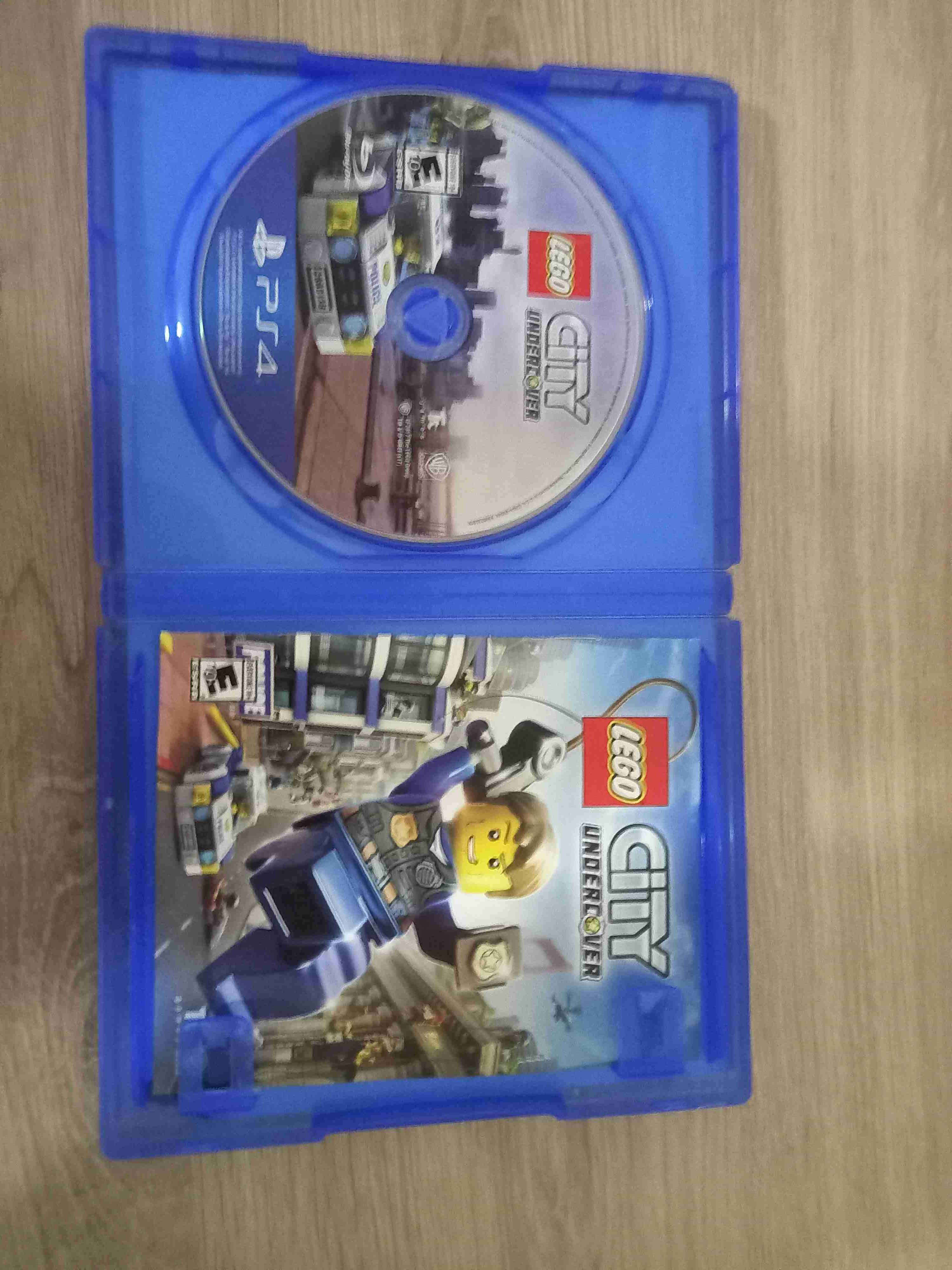 Juego PS4 LEGO City Undercover - miniatura 2