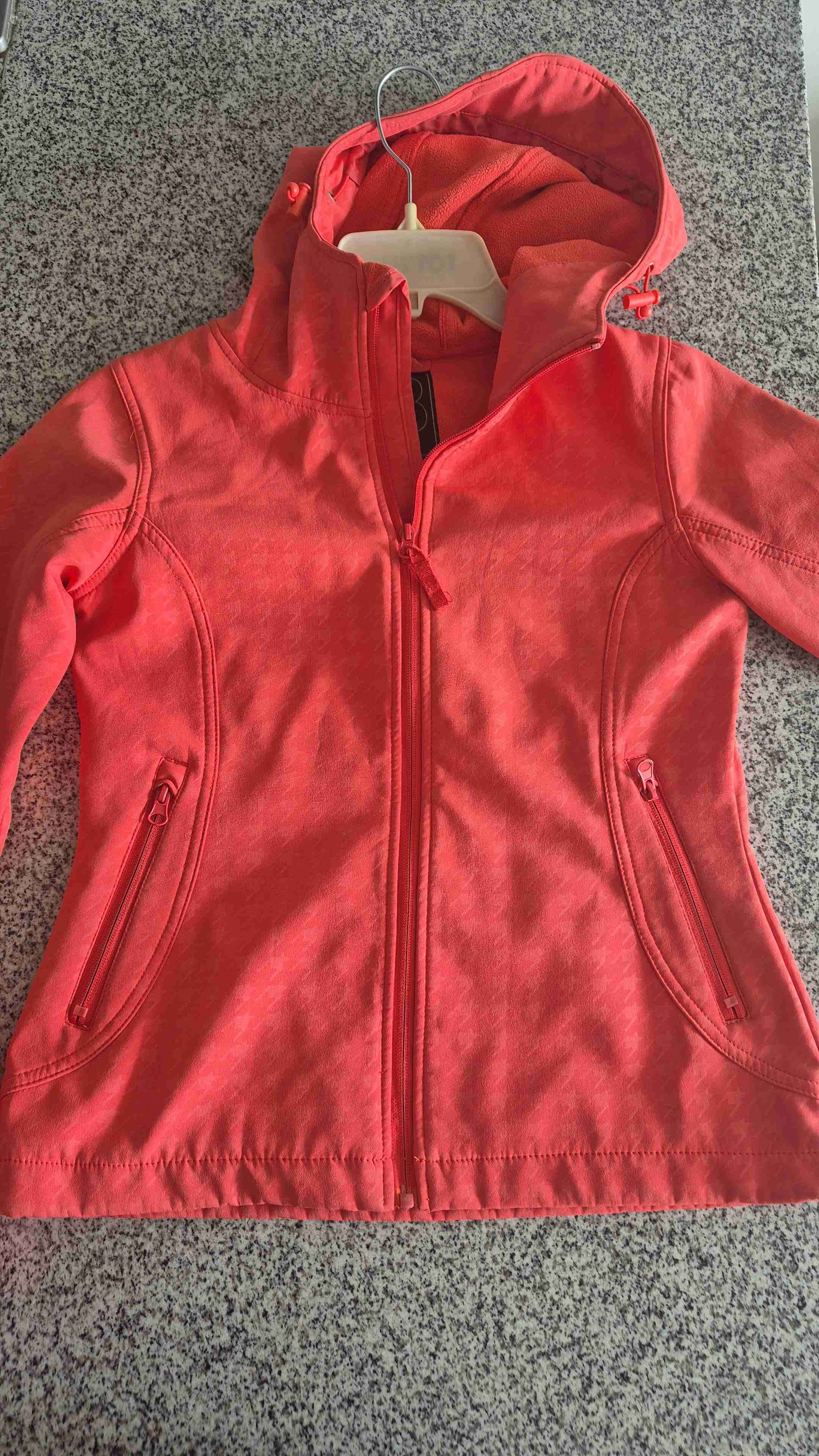 Chaqueta deportiva coral oscuro