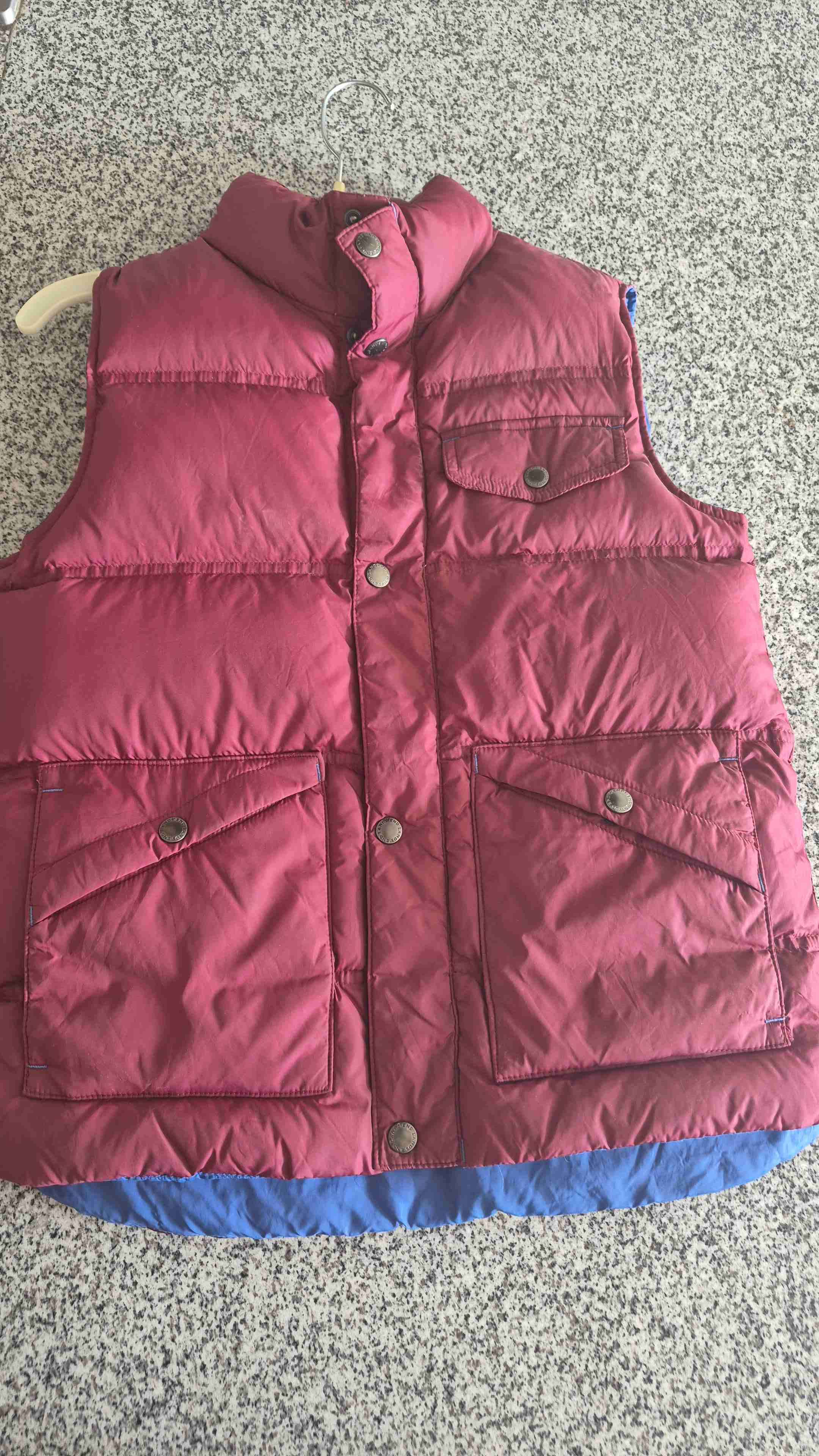 Chaleco acolchado rojo sin mangas