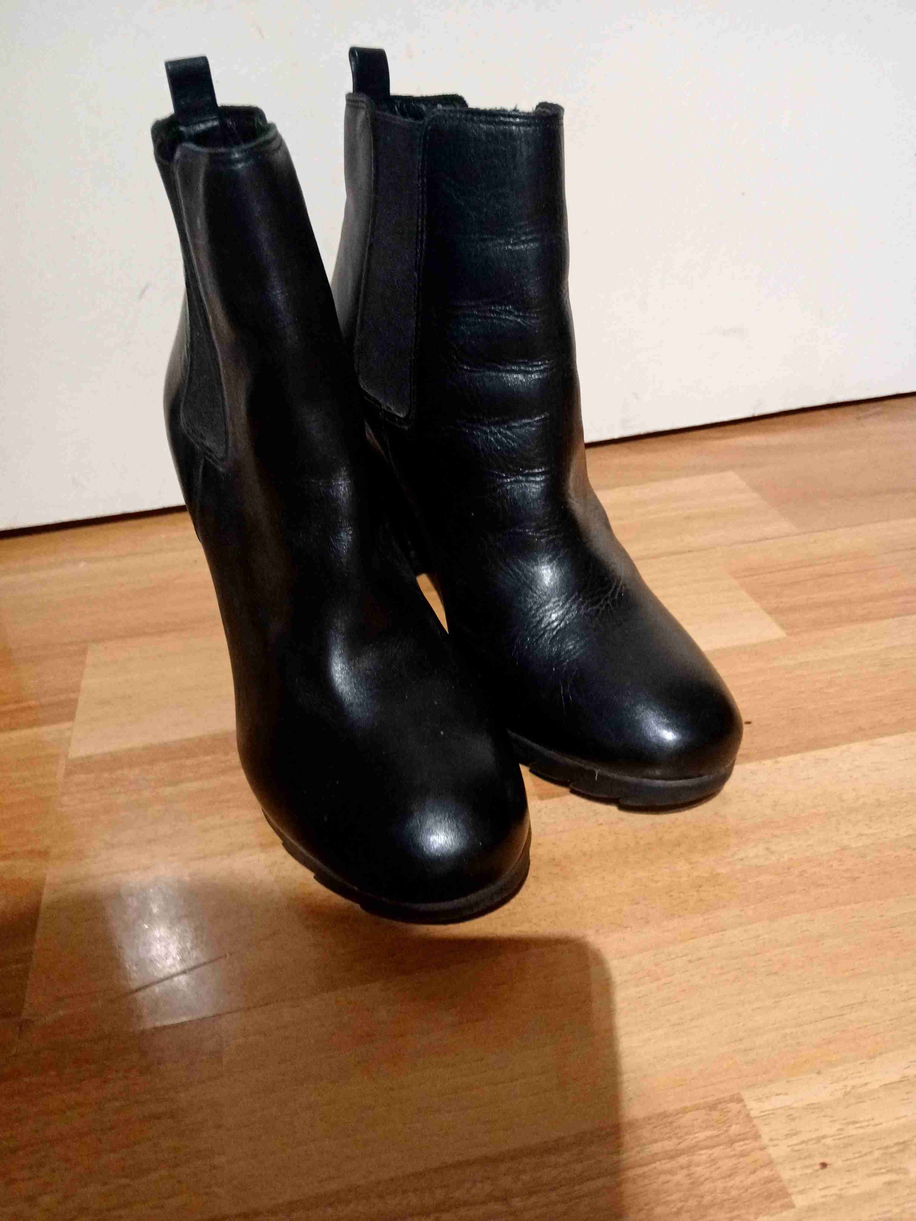 Botines negros de cuero - miniatura 1