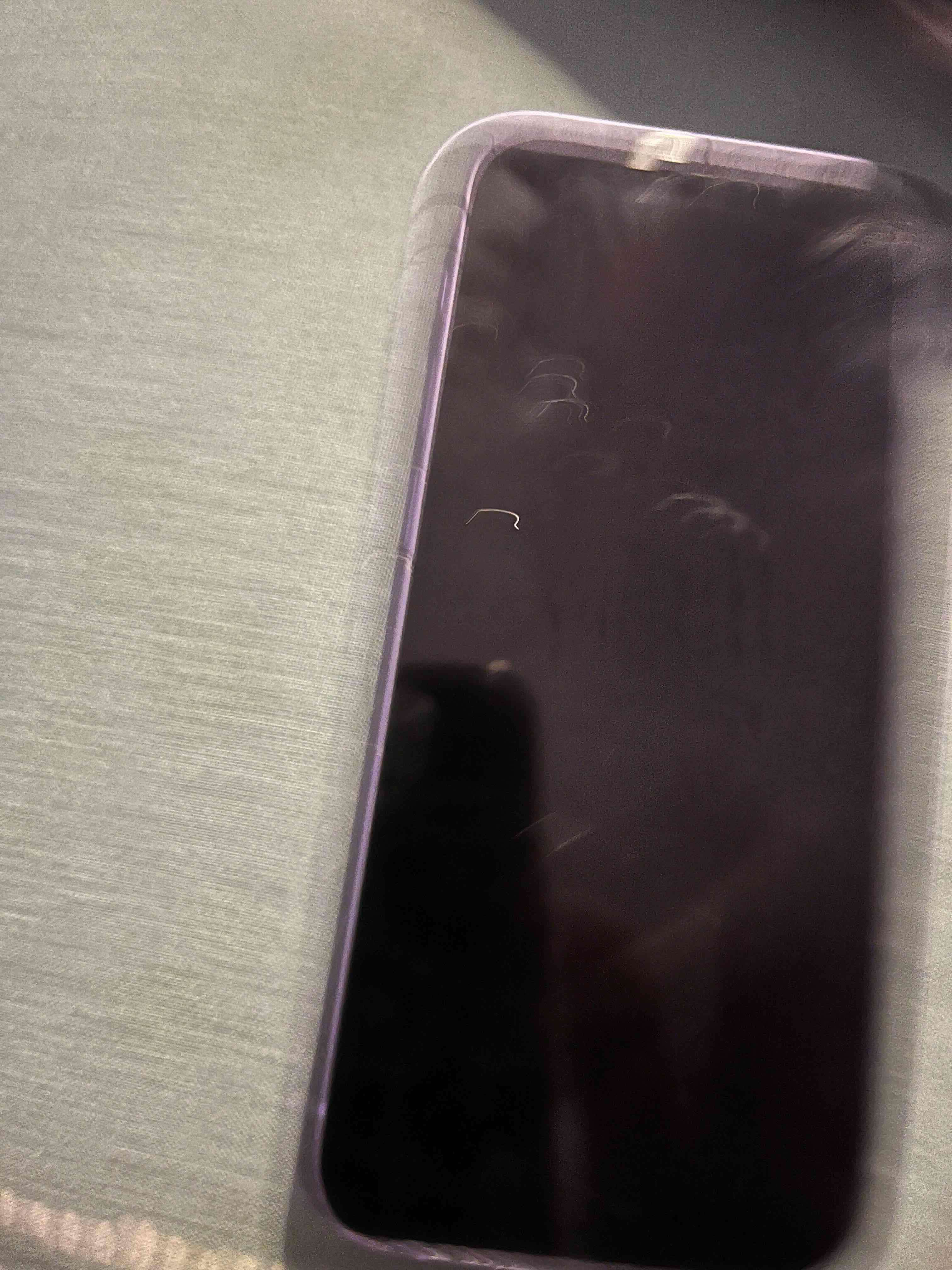 iPhone púrpura en buen estado - miniatura 2