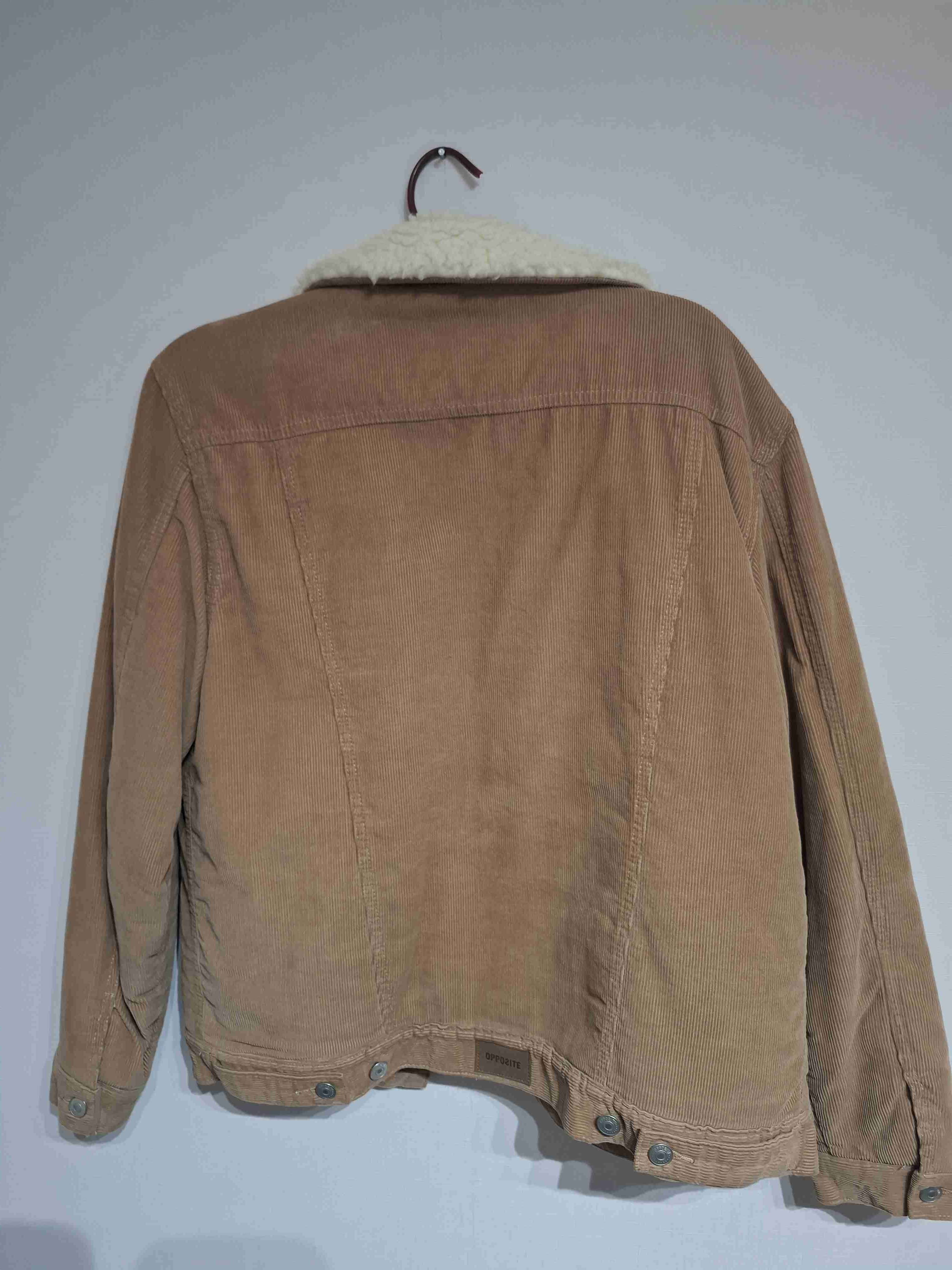 Chaqueta beige con forro de lana - miniatura 2