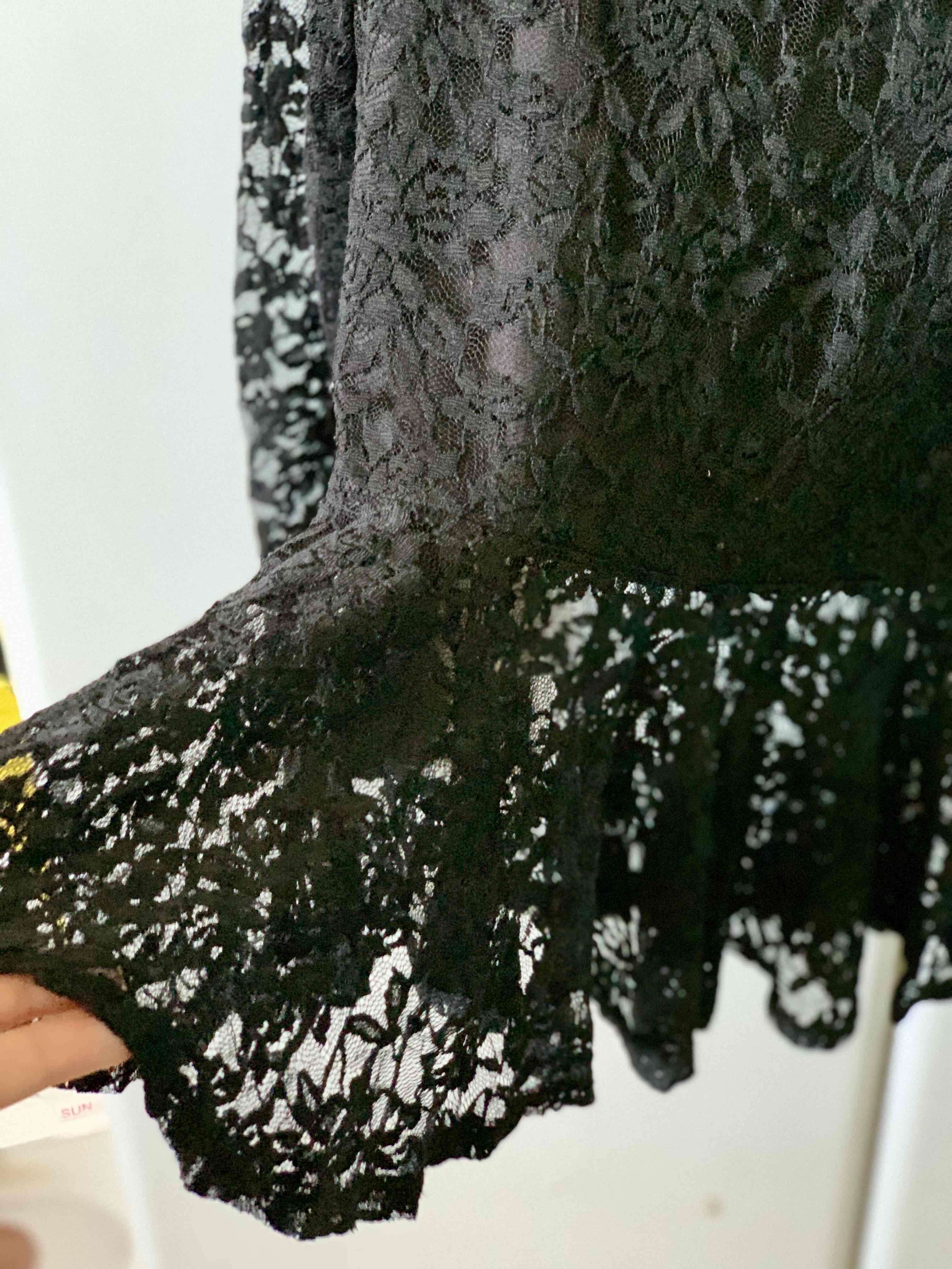 Blusa de encaje negro - miniatura 4