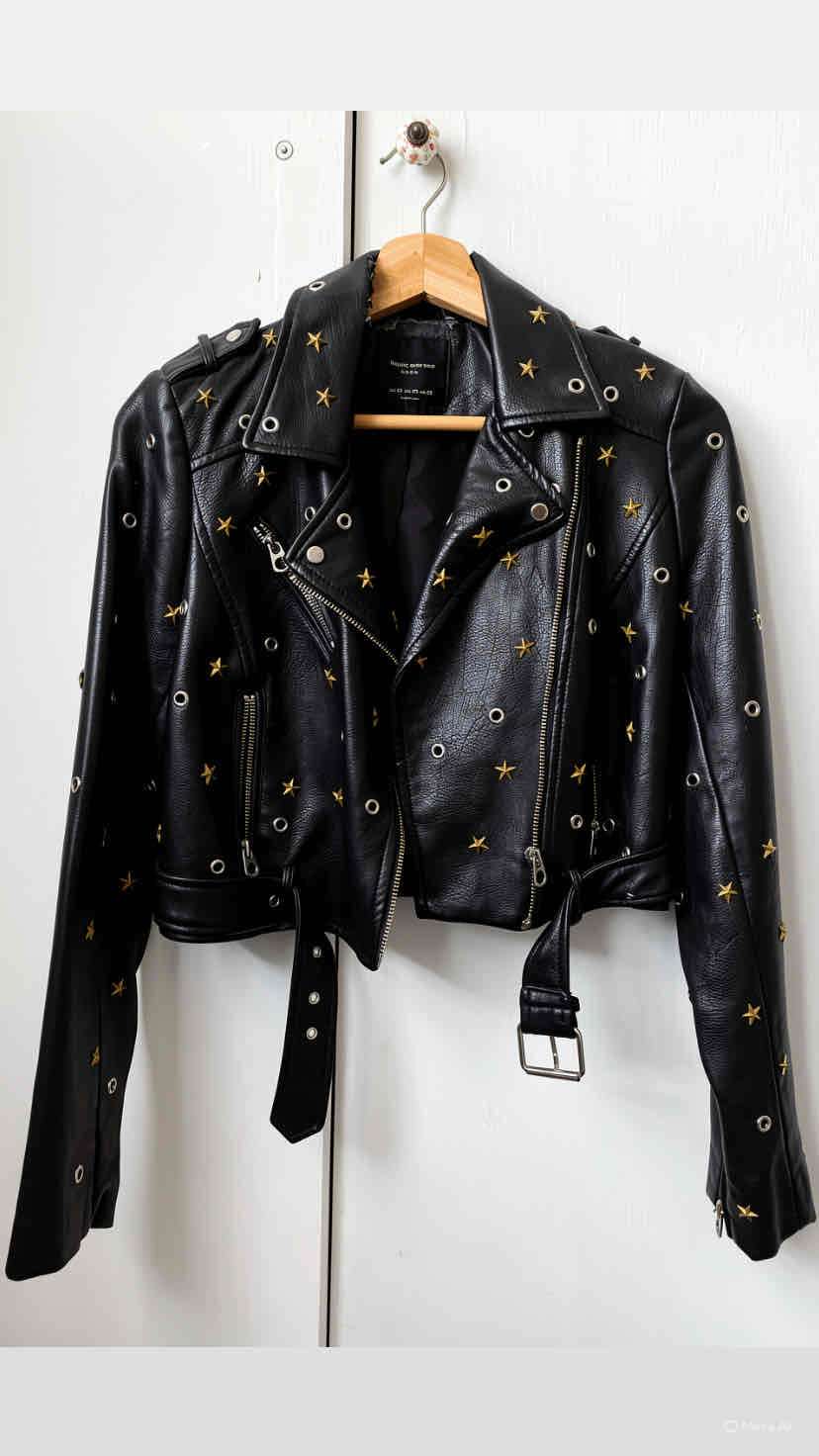 Chaqueta biker negra con estrellas - miniatura 1