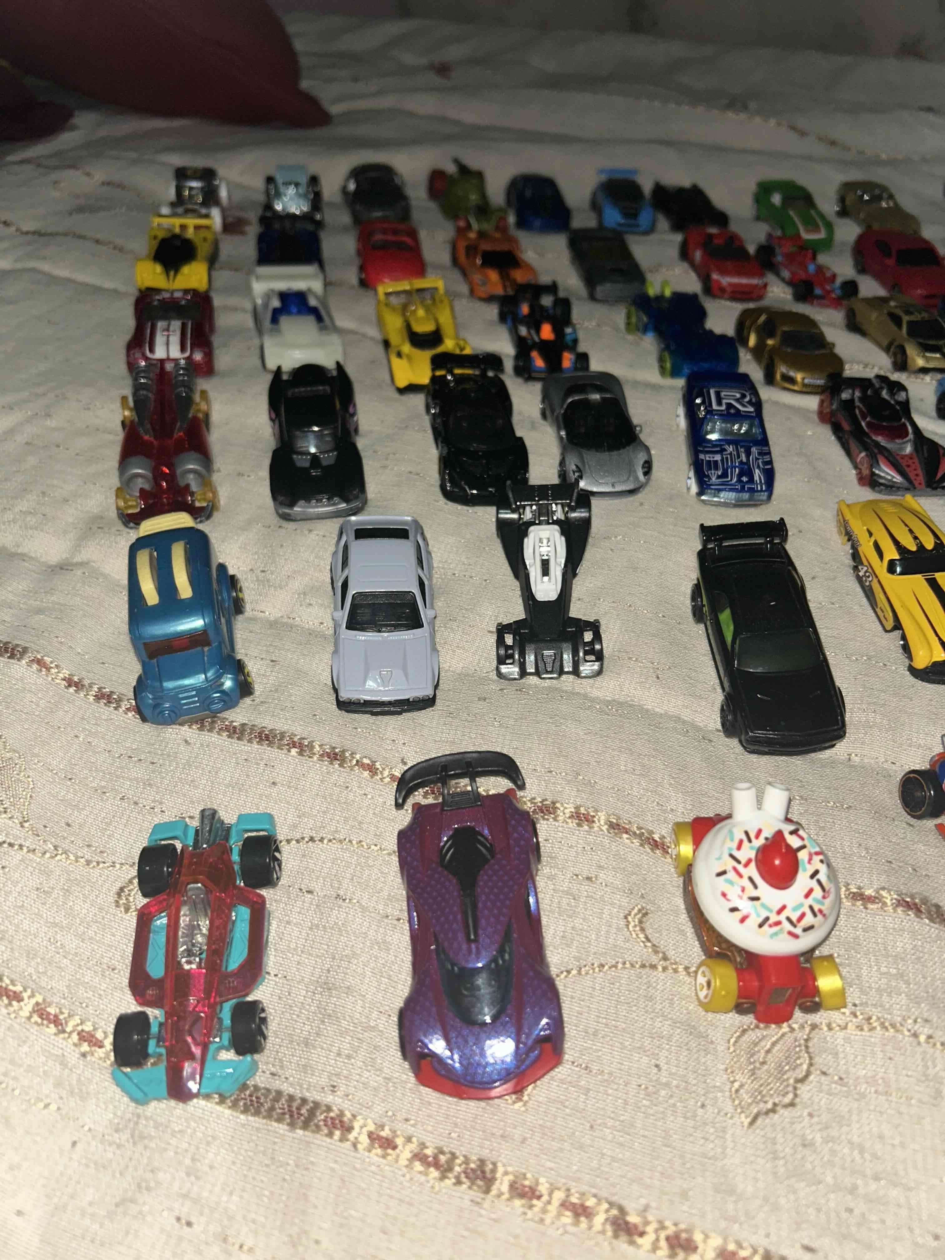 Colección de autos miniatura variados hot wheels - miniatura 3