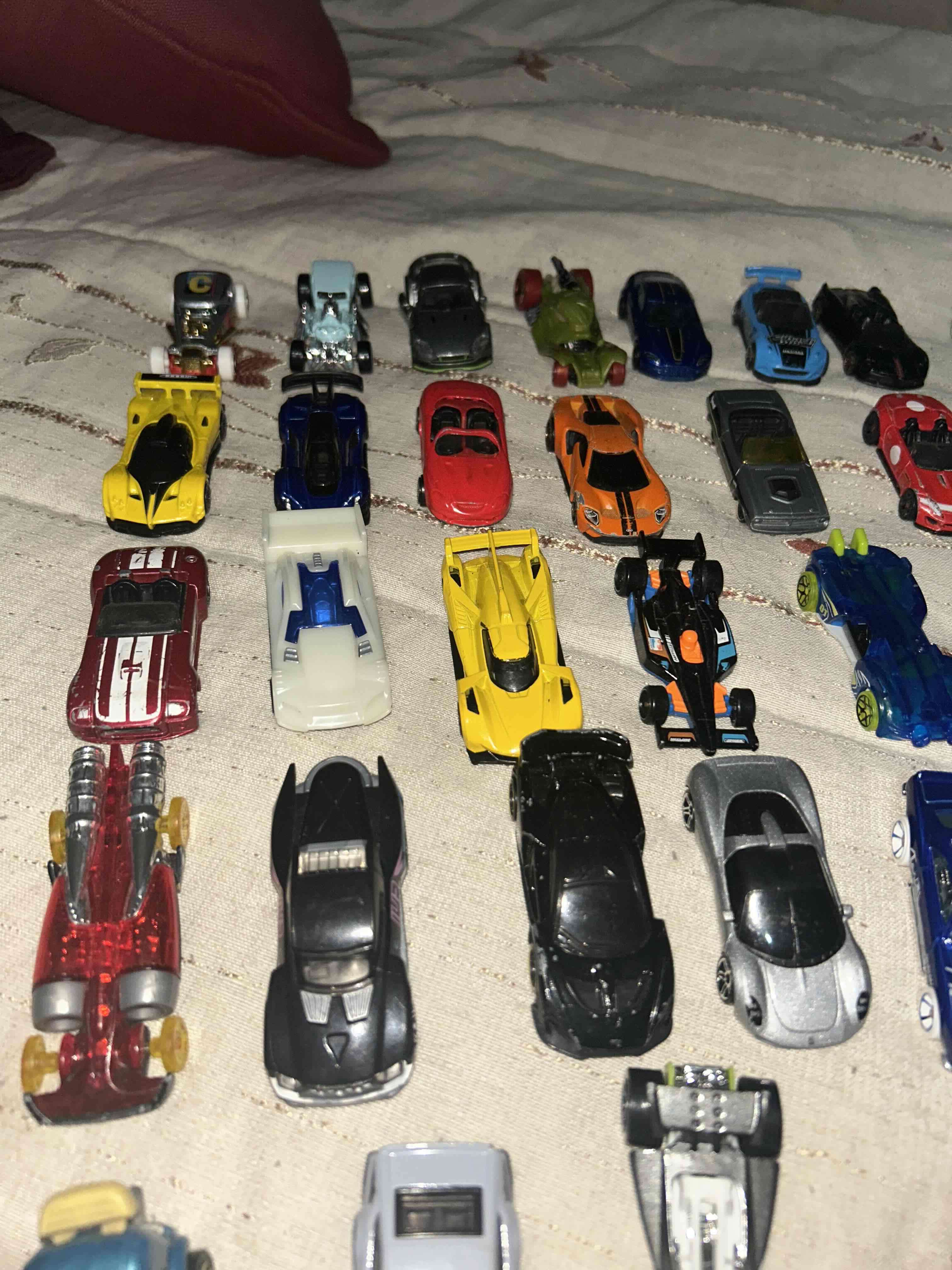 Colección de autos miniatura variados hot wheels - miniatura 5