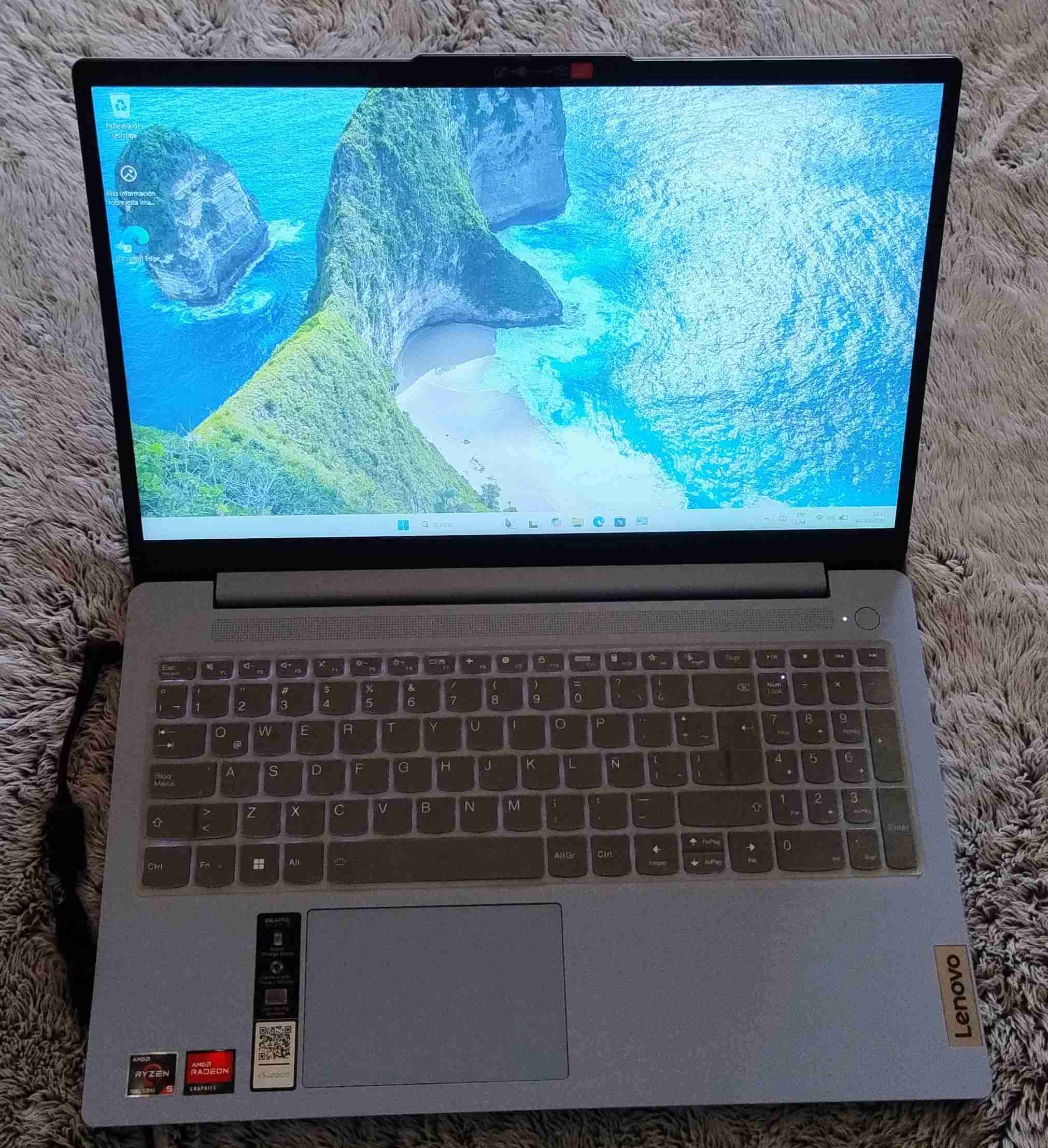 Notebook Lenovo Ryzen 5 - miniatura 1