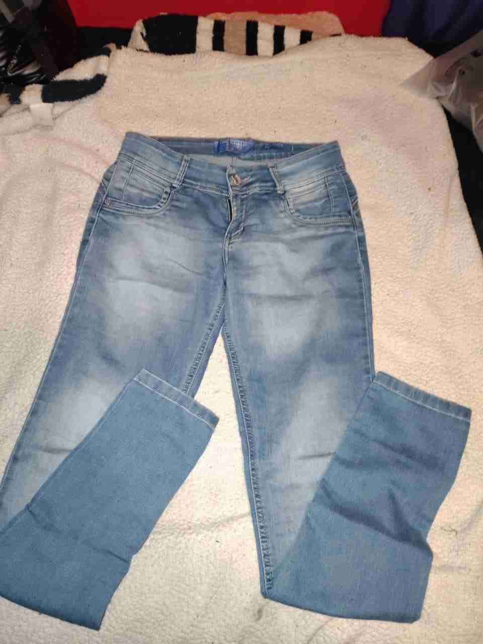 Jeans azules claros - miniatura 1