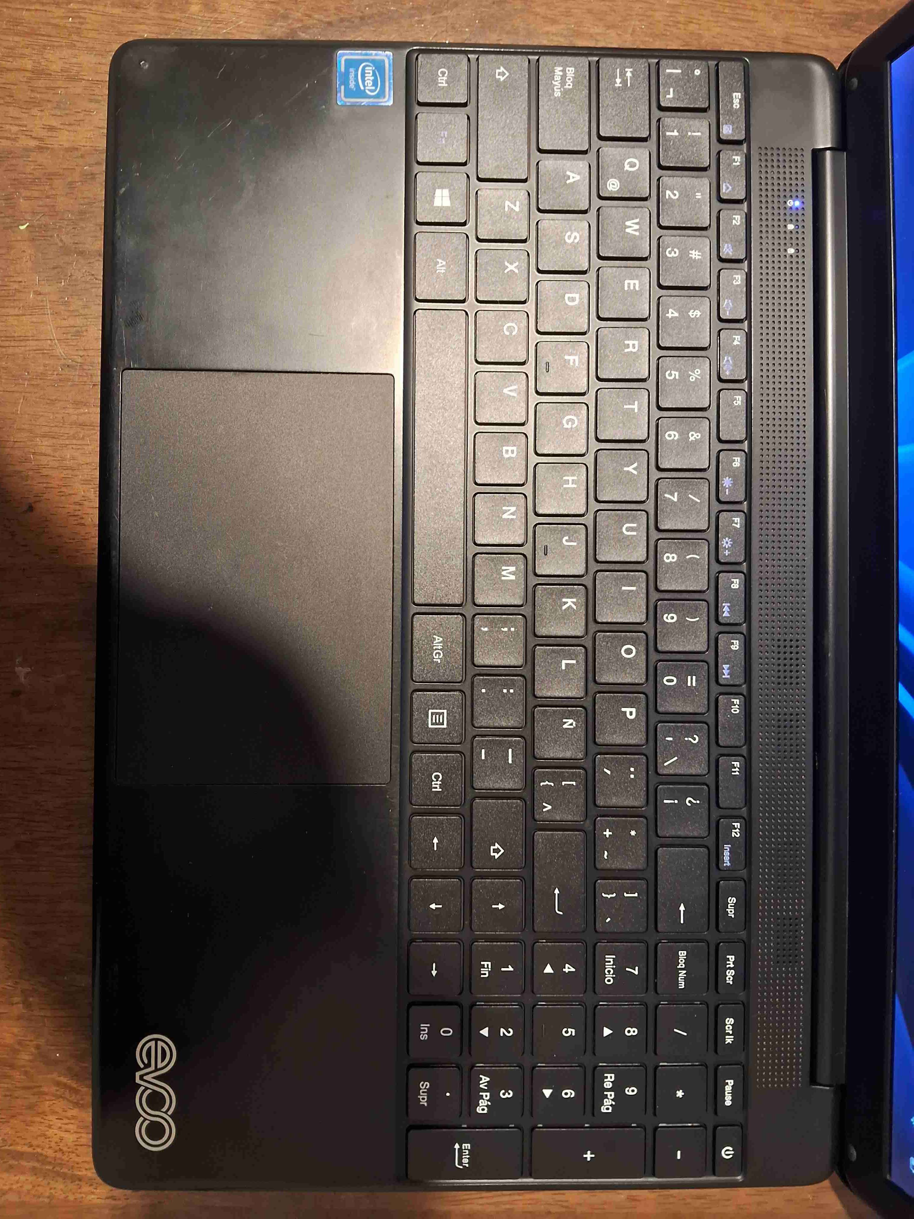 Laptop Evo en buen estado - miniatura 3