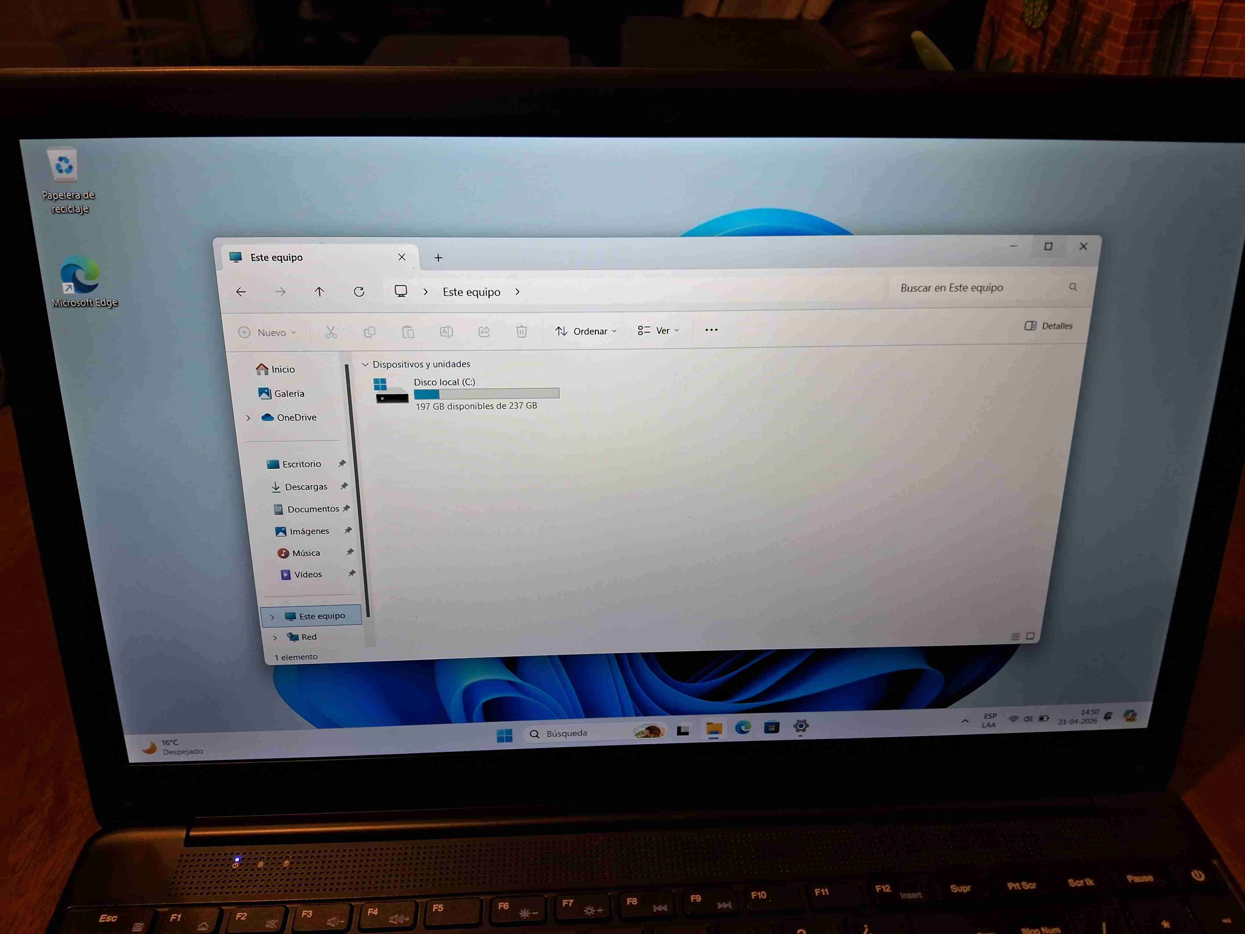 Laptop Evo en buen estado - miniatura 4