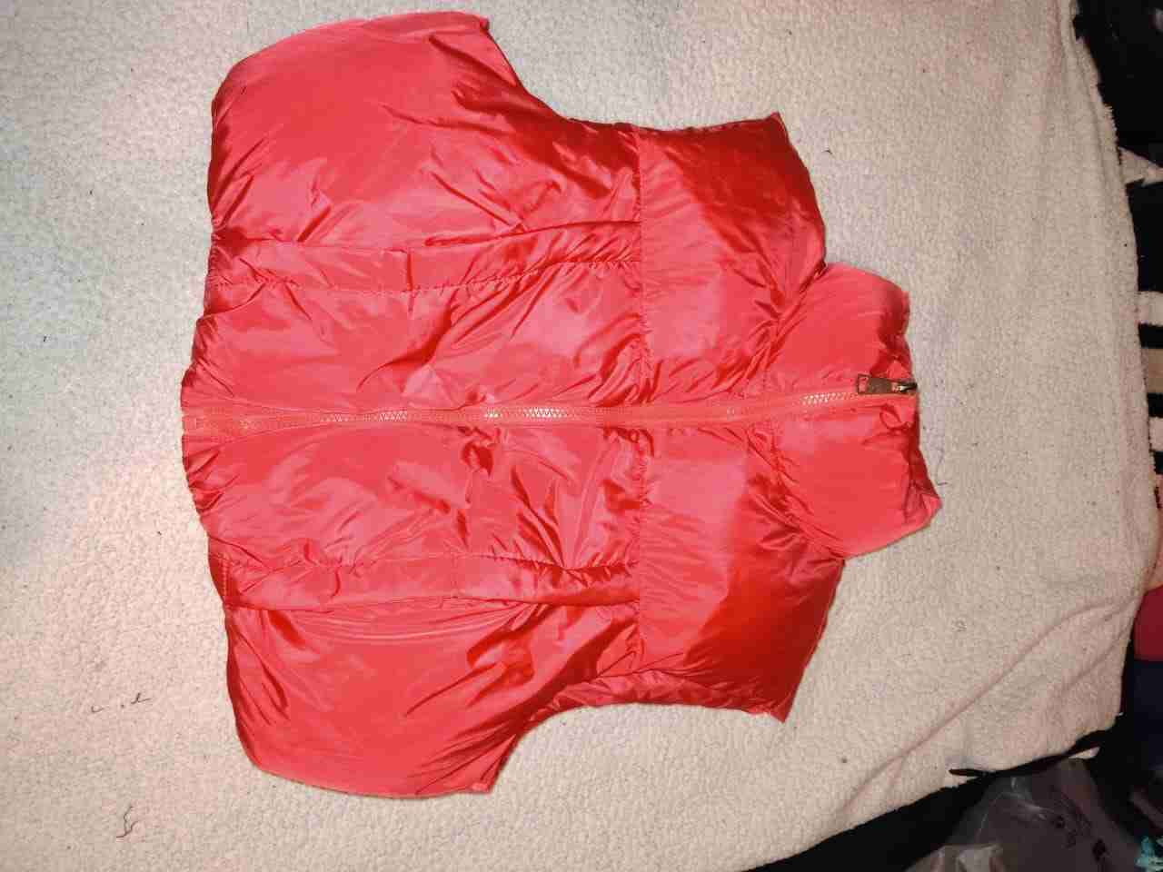 Chaleco acolchado rojo - miniatura 1