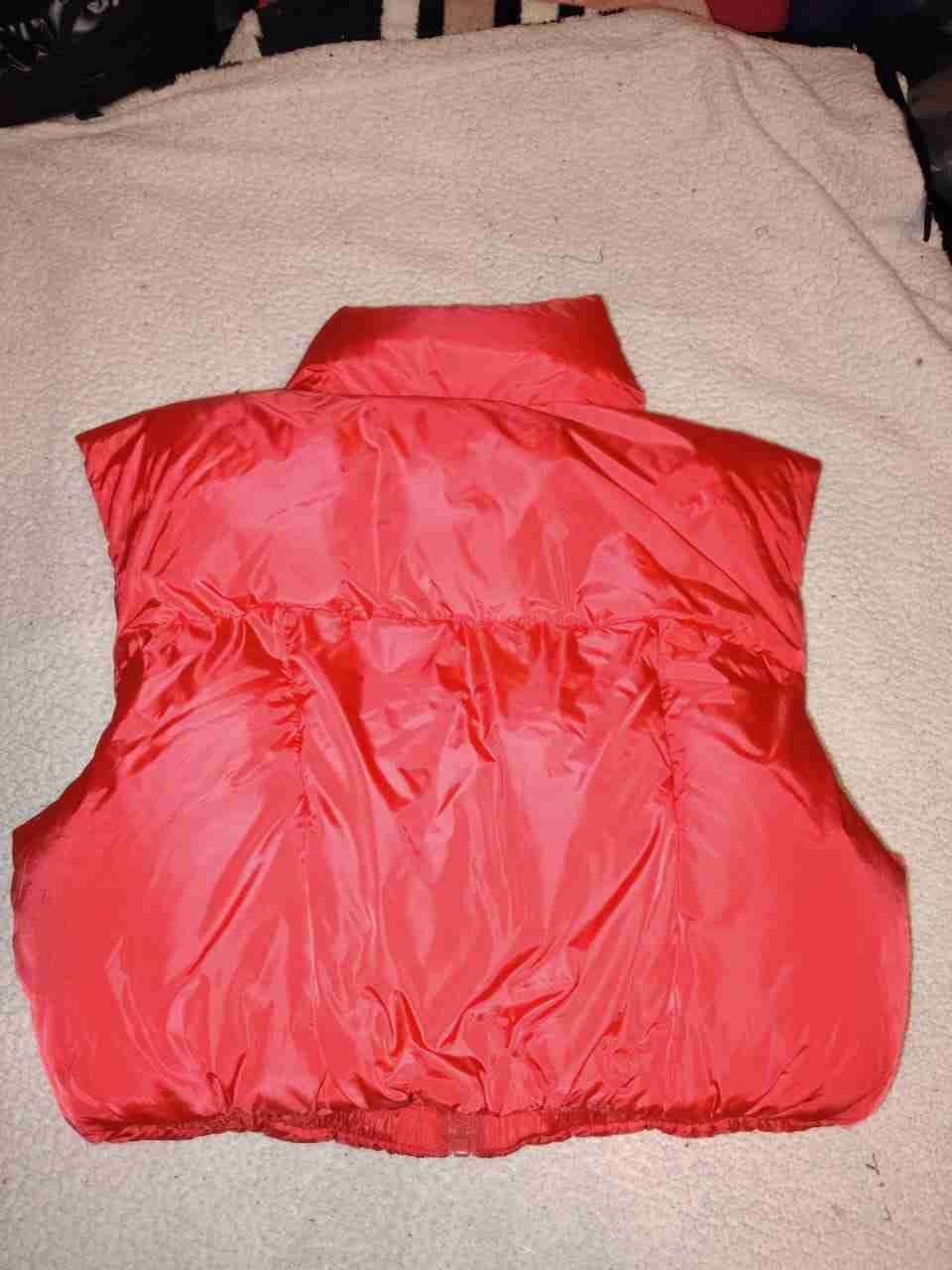 Chaleco acolchado rojo - miniatura 2