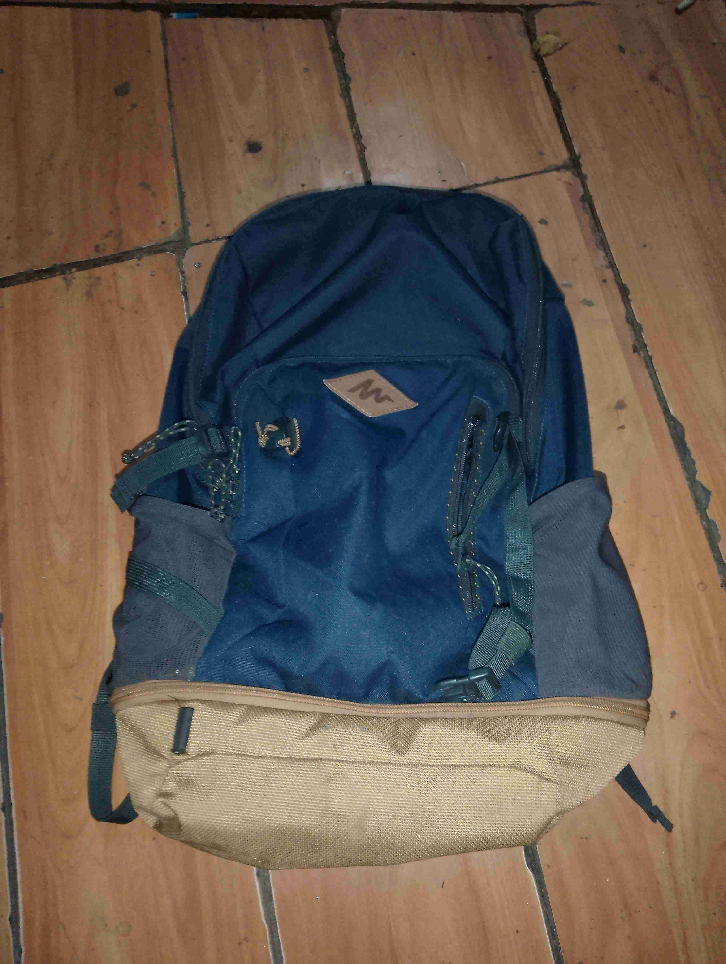 Mochila azul resistente - miniatura 2