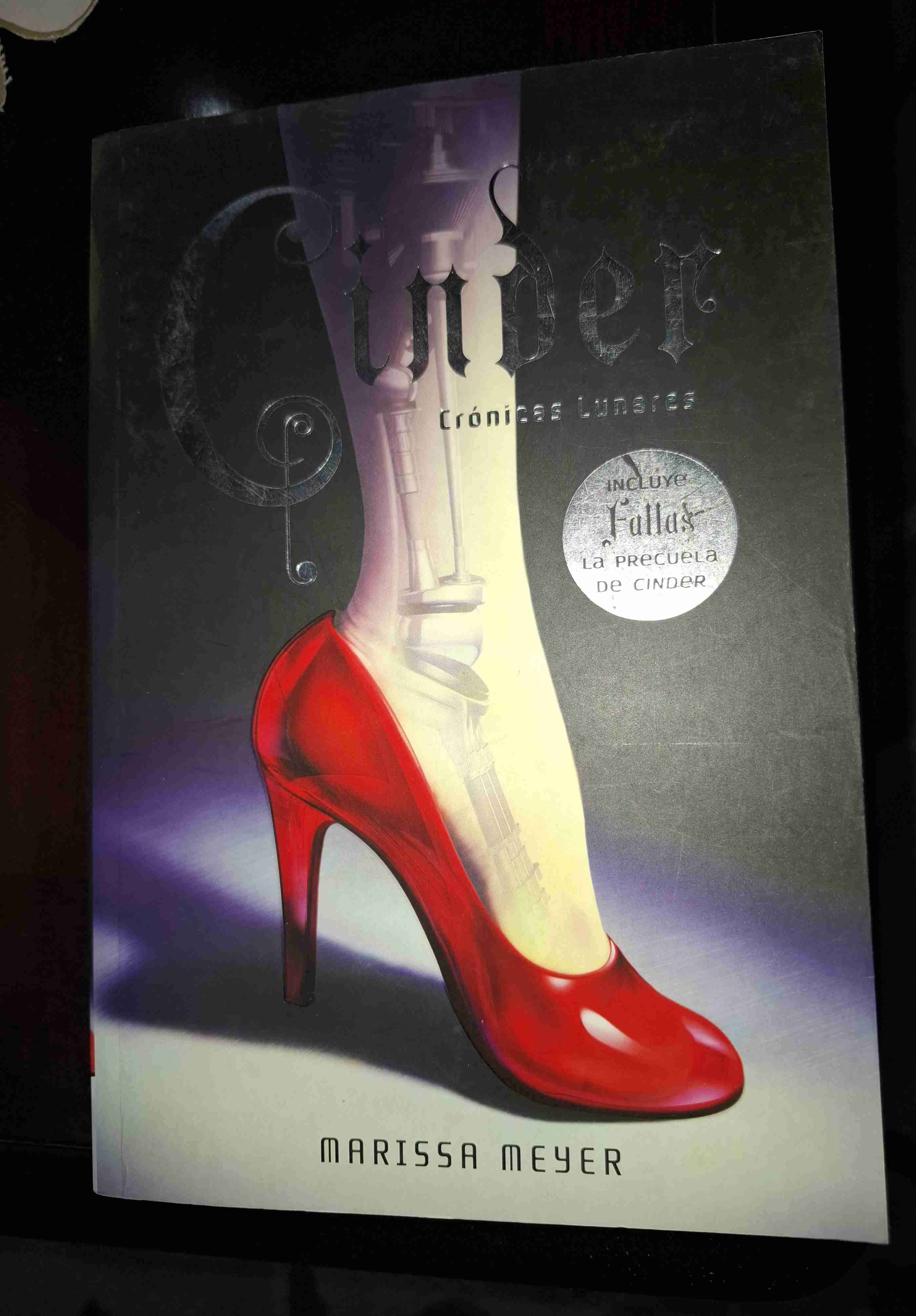 Libro 'Cinder' de Marissa Meyer