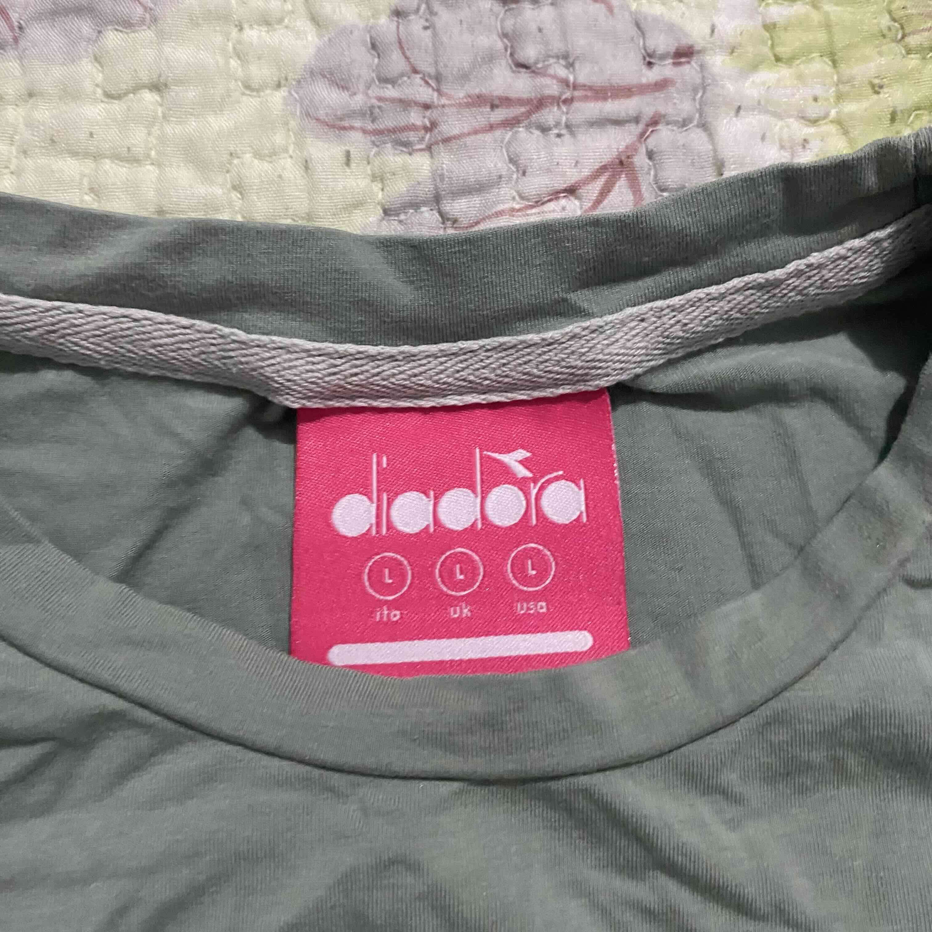 Polera verde con logo Diadora - miniatura 2