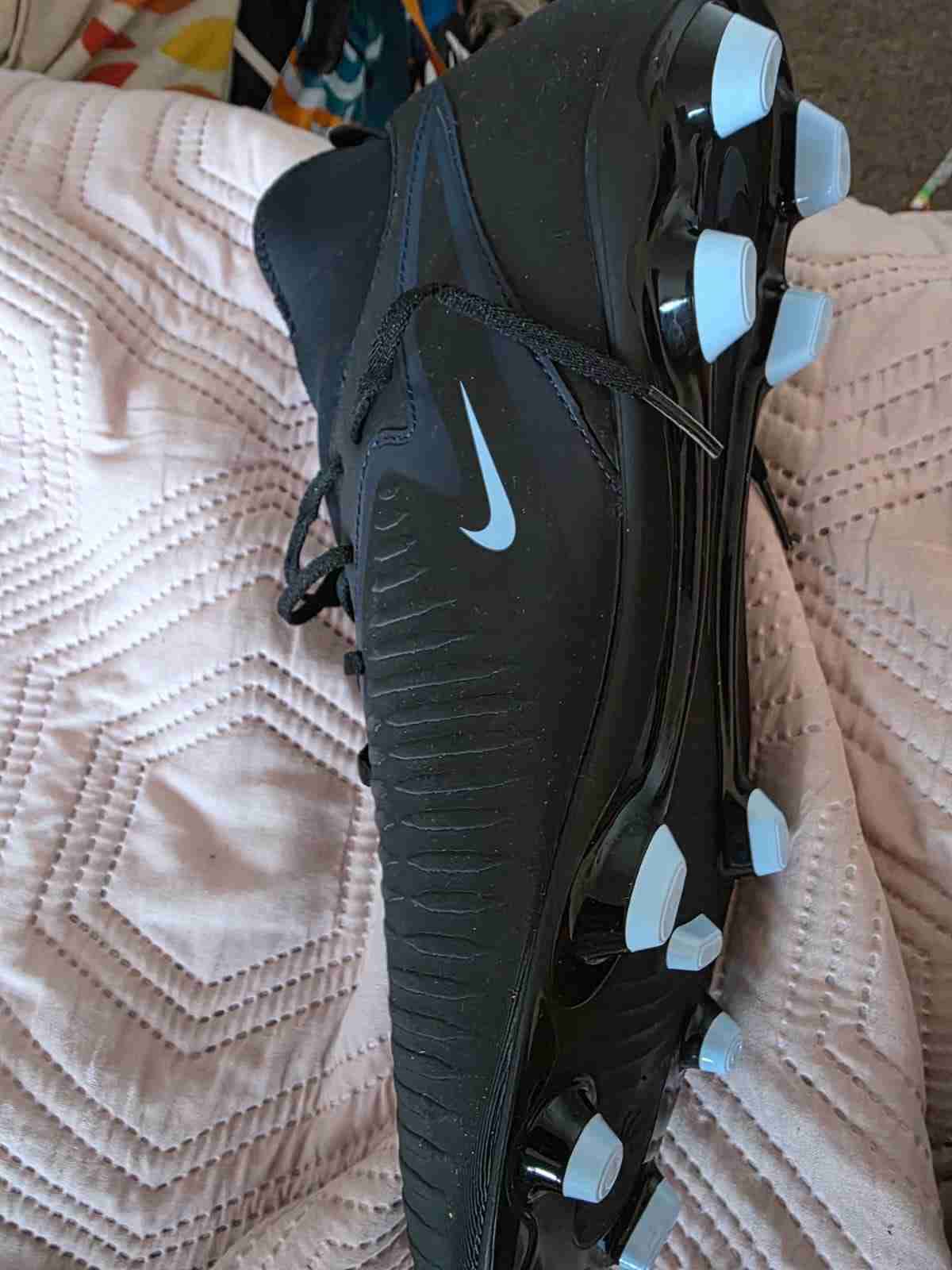 ZAPATILLAS DE FUTBOL NUEVAS - miniatura 3