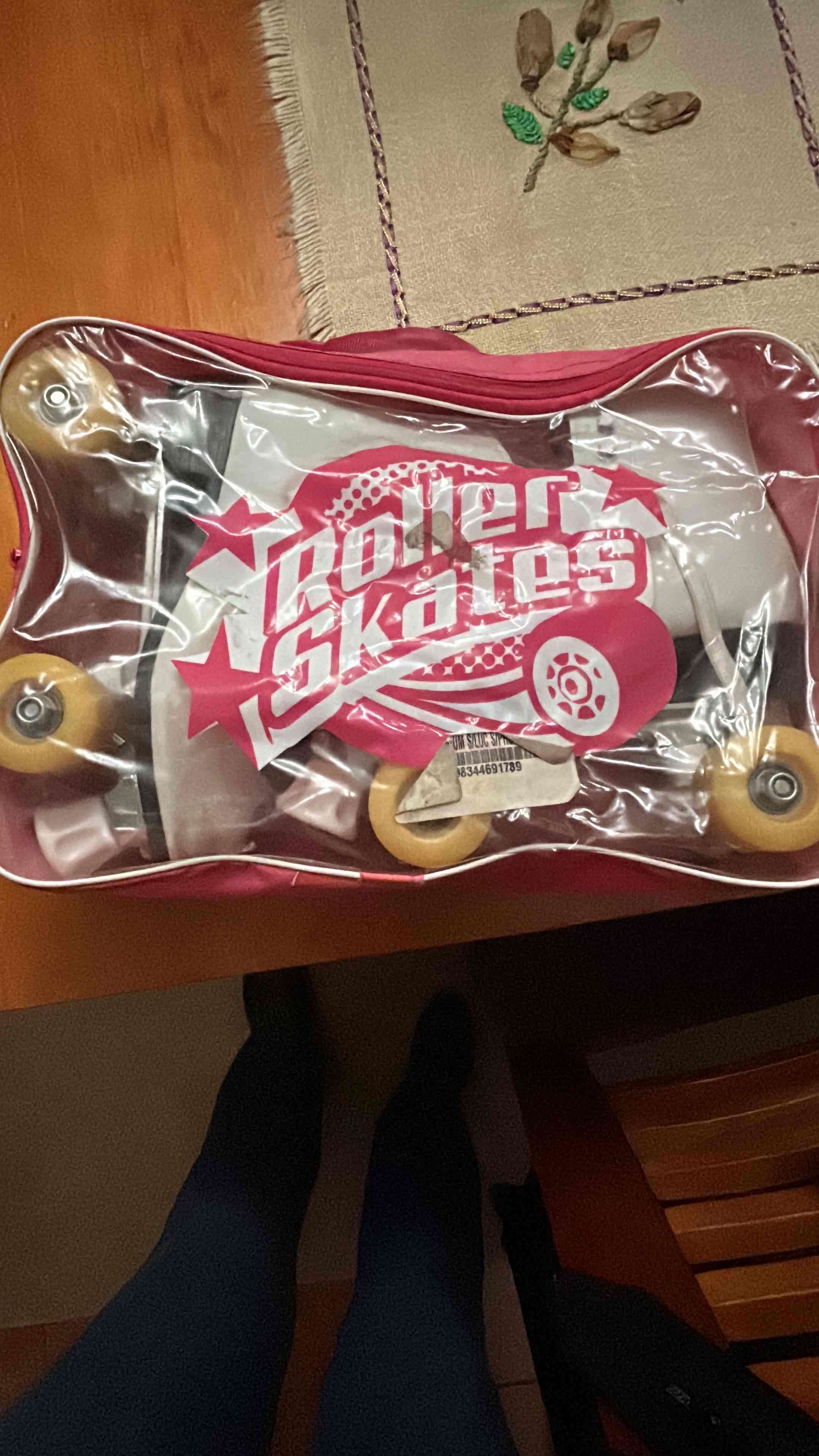 Patines blancos de 4 ruedas - miniatura 2