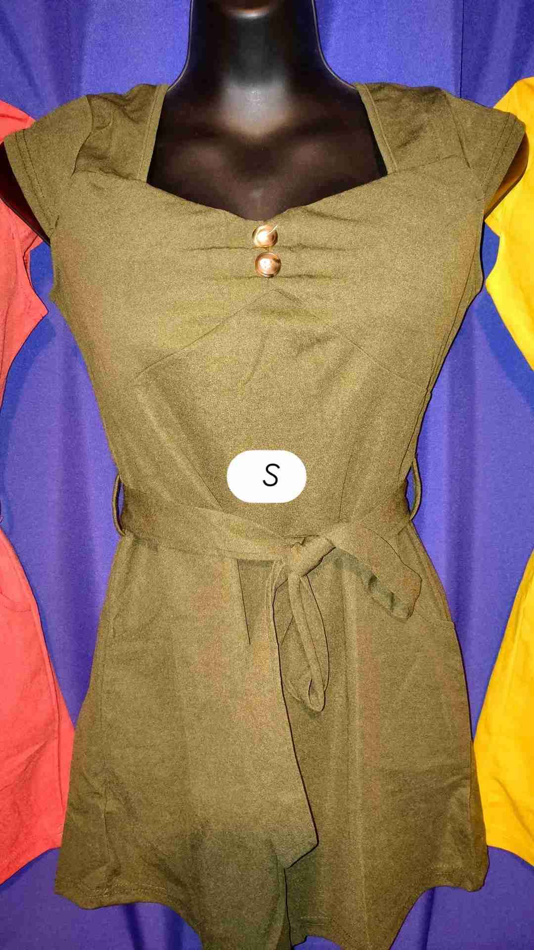 Vestido amarillo con lazo - miniatura 2