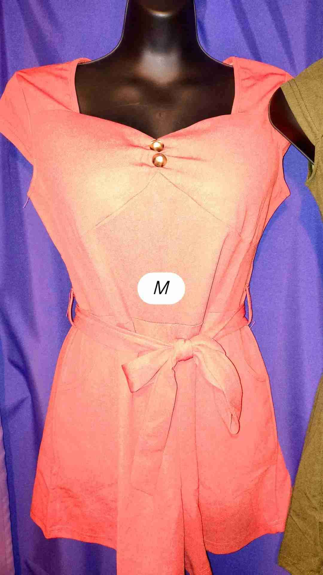 Vestido amarillo con lazo - miniatura 3