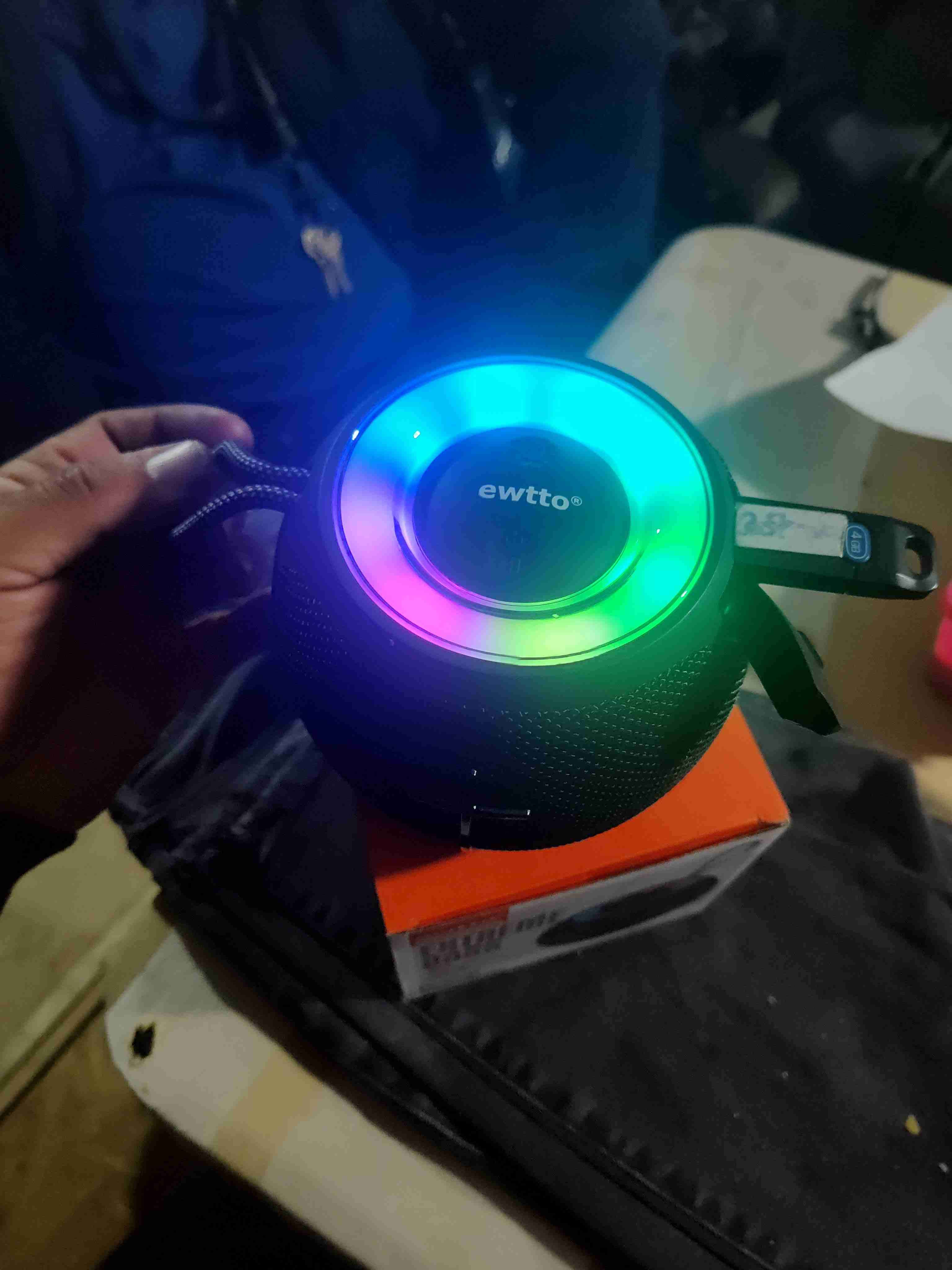 Parlante portátil Ewto LED RGB - miniatura 1