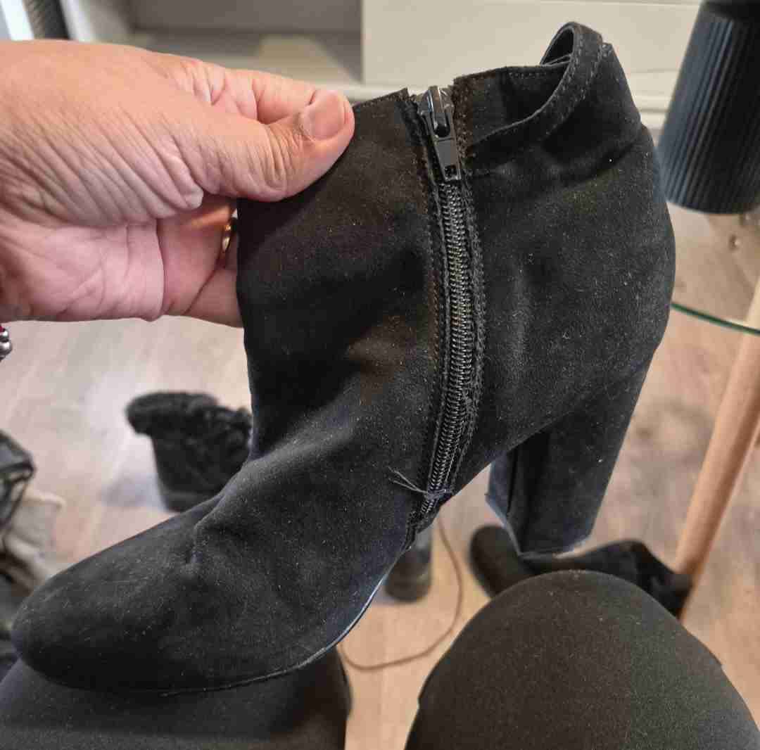 Botines negros de tacón alto - miniatura 2