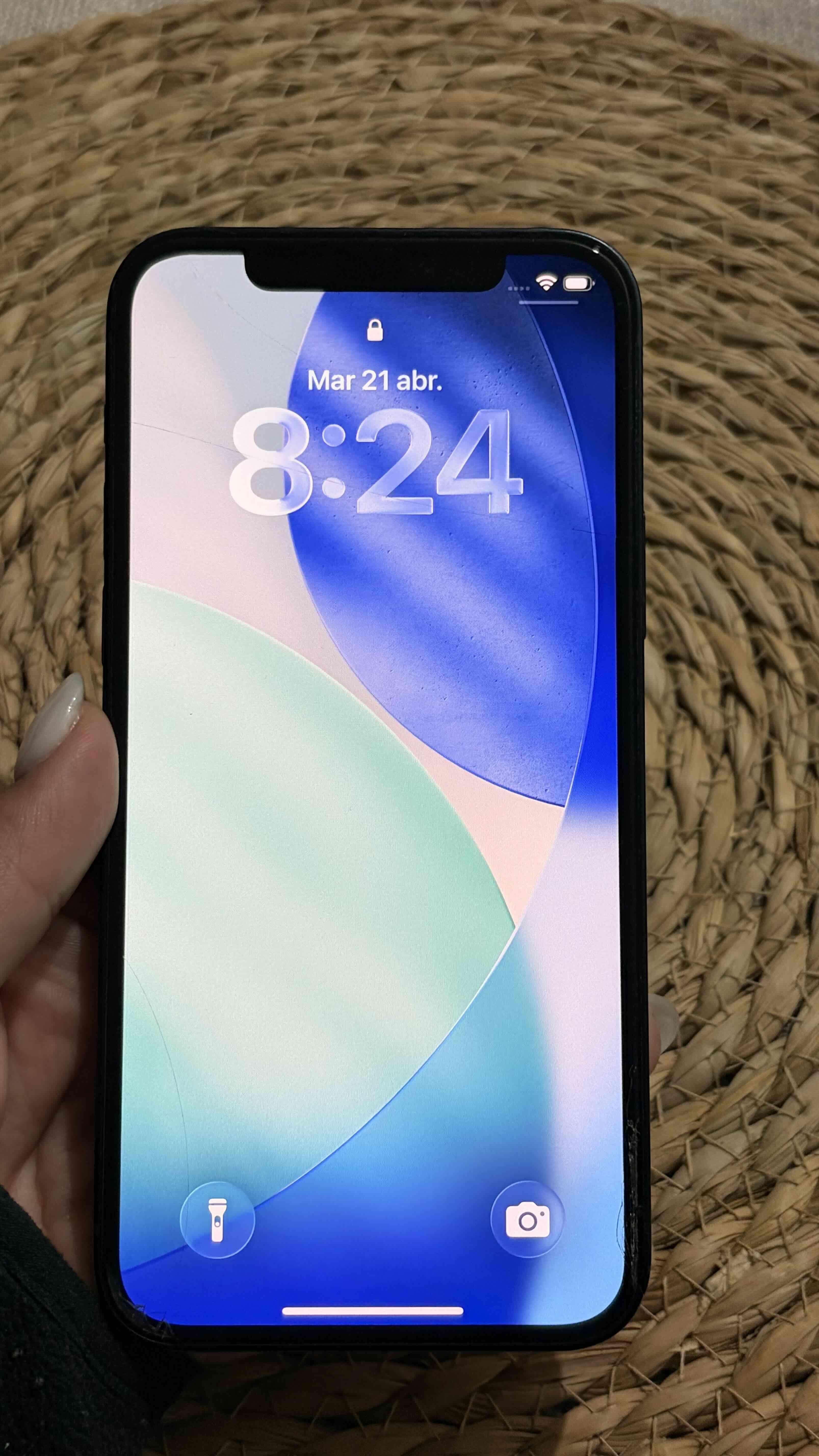 iPhone negro en buen estado - miniatura 2