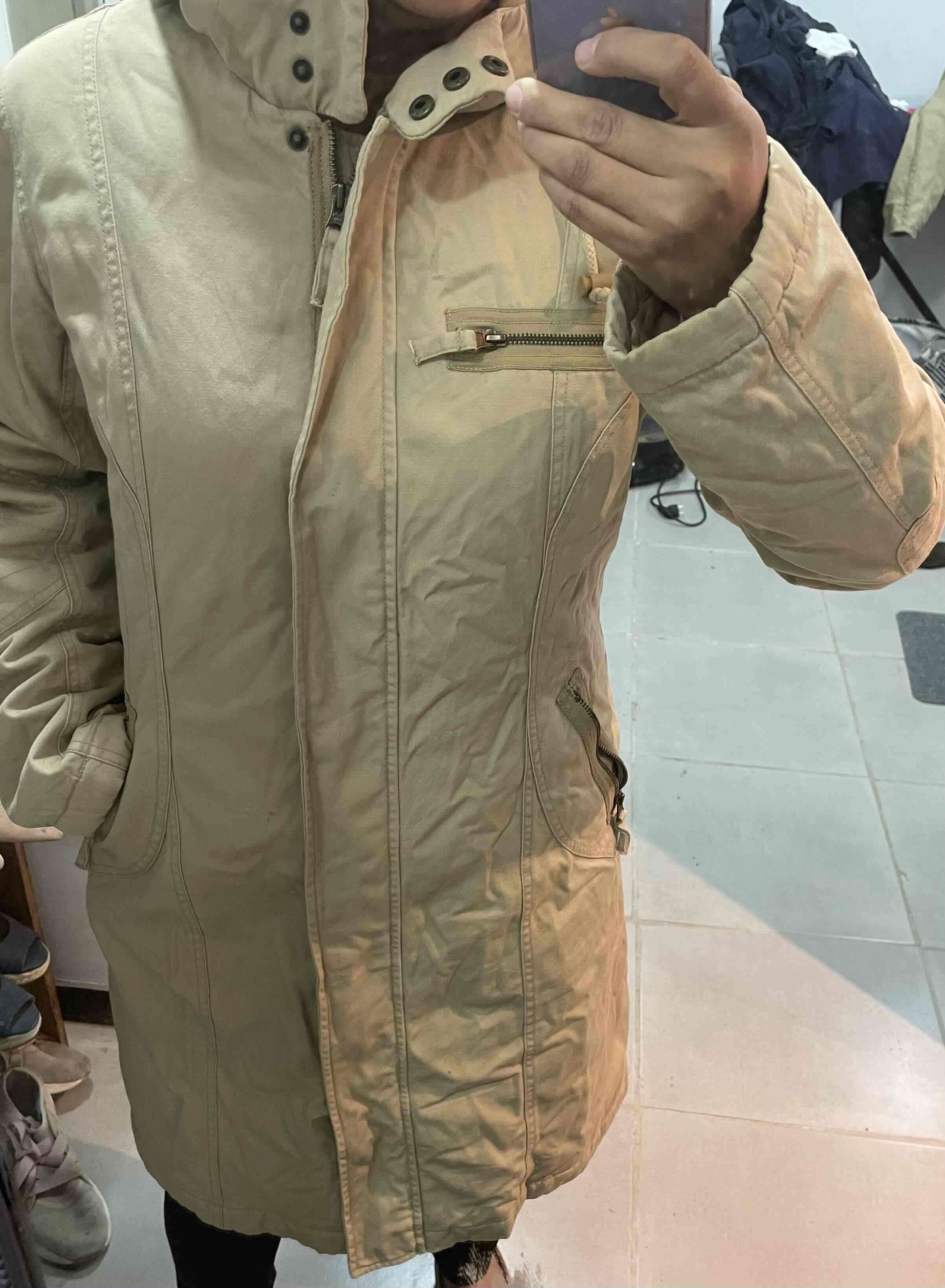 Chaqueta beige con capucha - miniatura 4