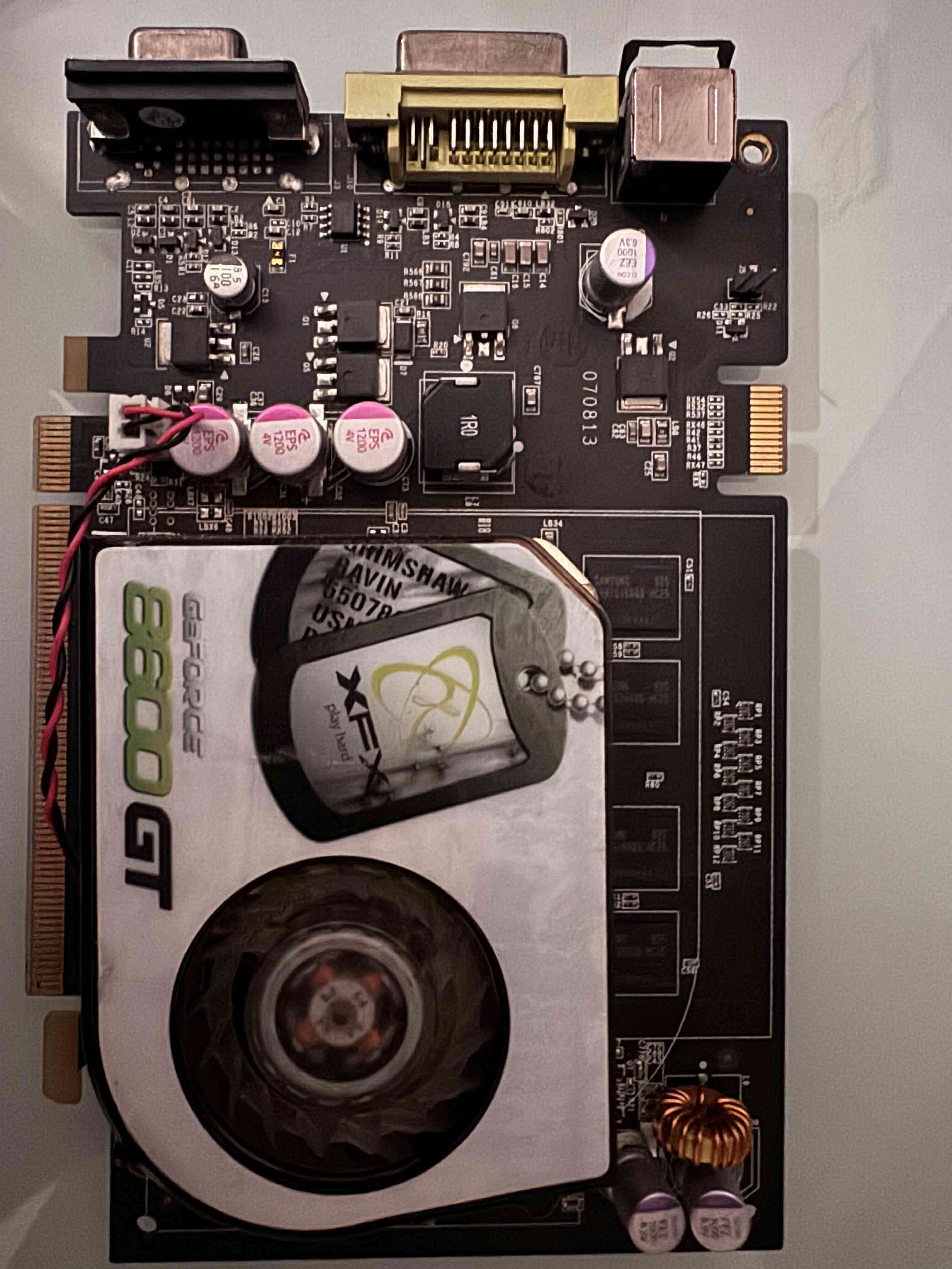 Tarjeta gráfica XFX 8600 GT - miniatura 3