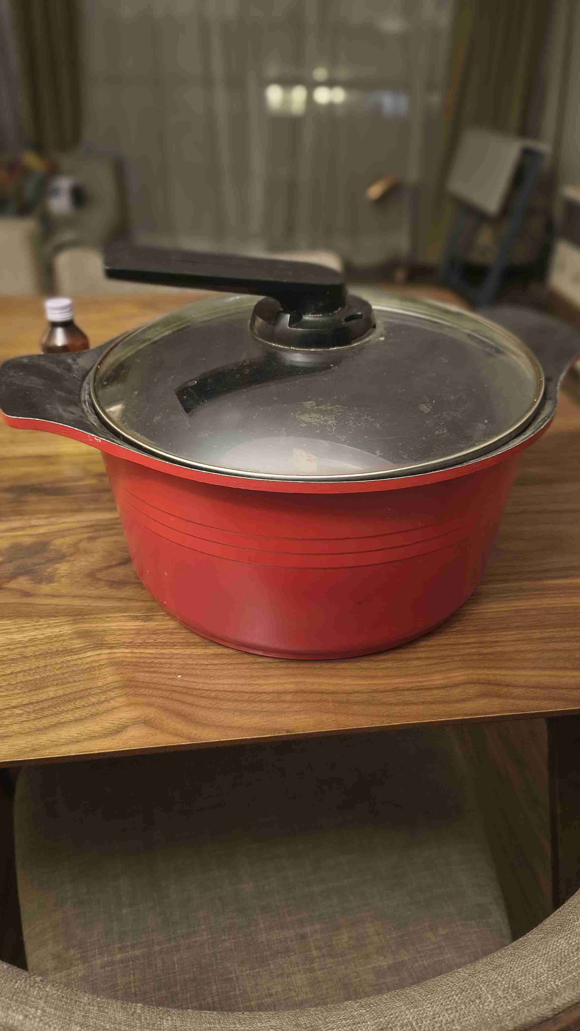 Olla roja con tapa de vidrio - miniatura 2