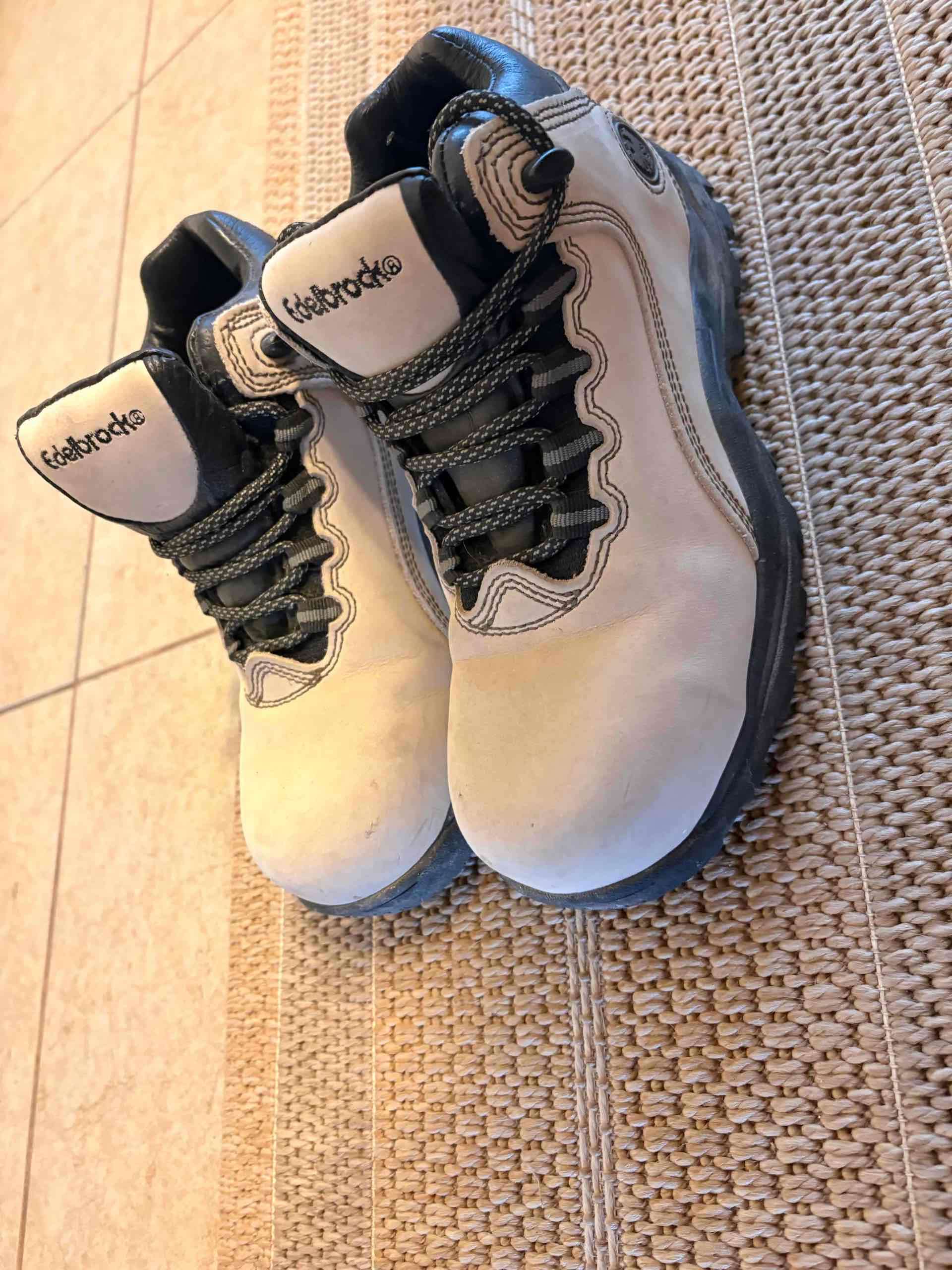 Zapato de seguridad color beige - miniatura 2