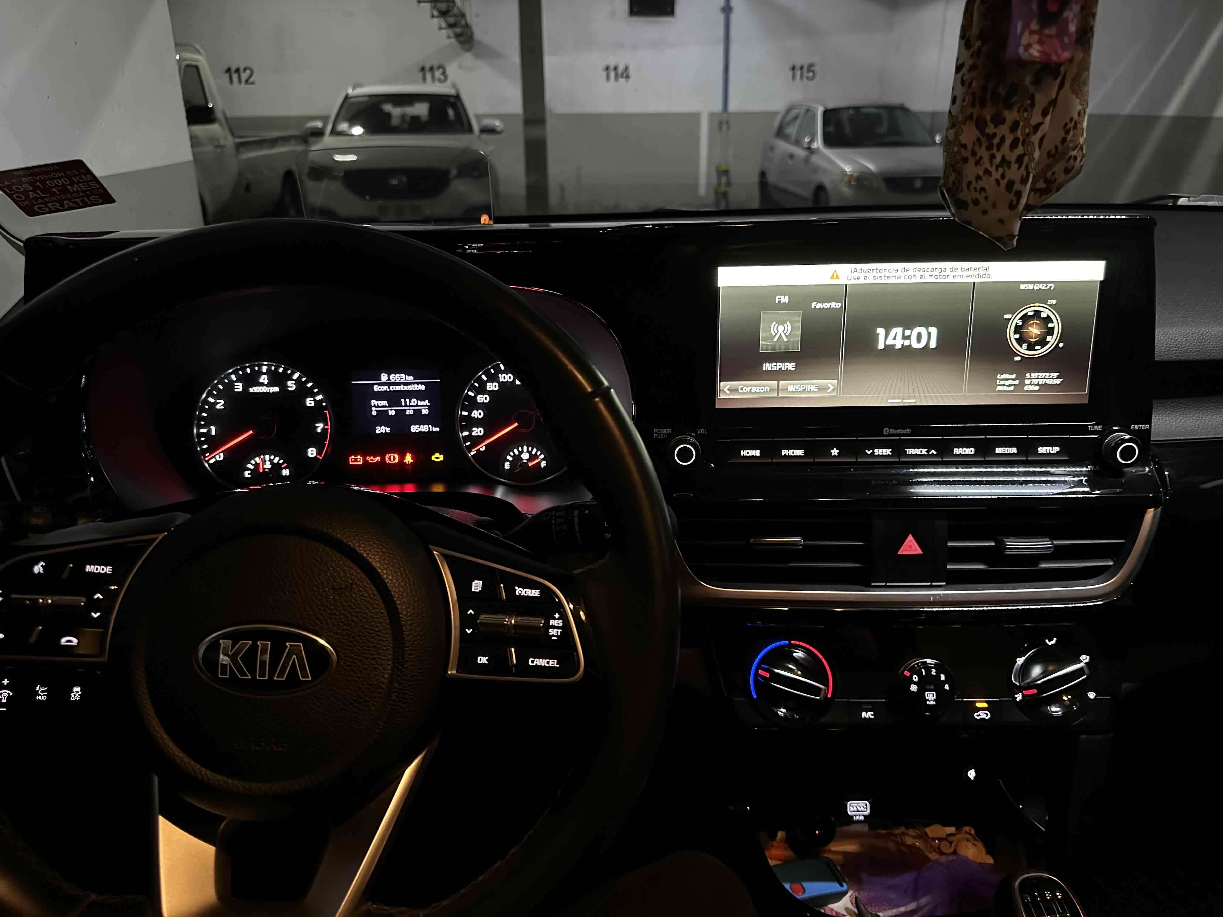 Kia Celtos SUV rojo en buen estado - miniatura 4