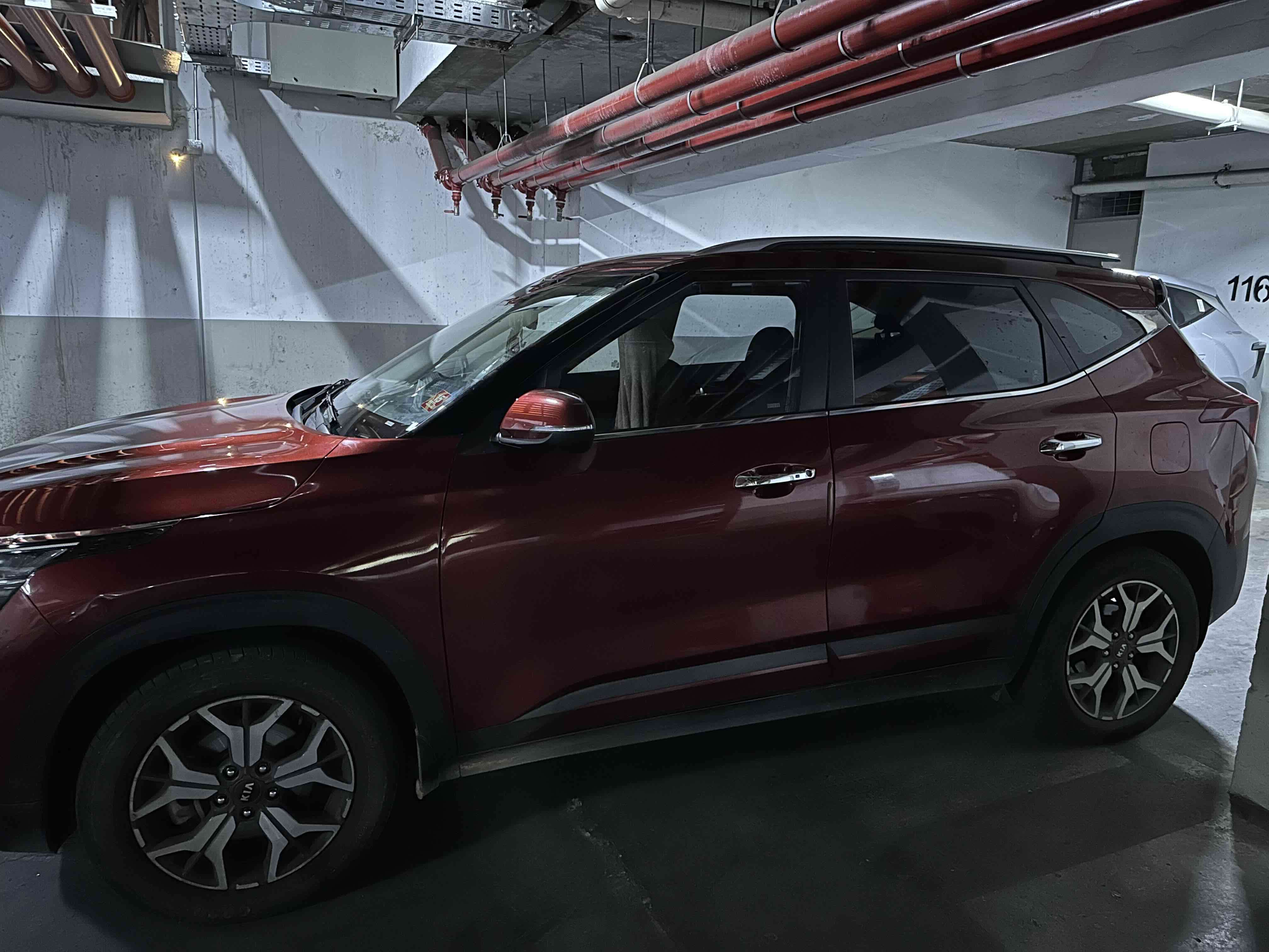 Kia Celtos SUV rojo en buen estado - miniatura 6