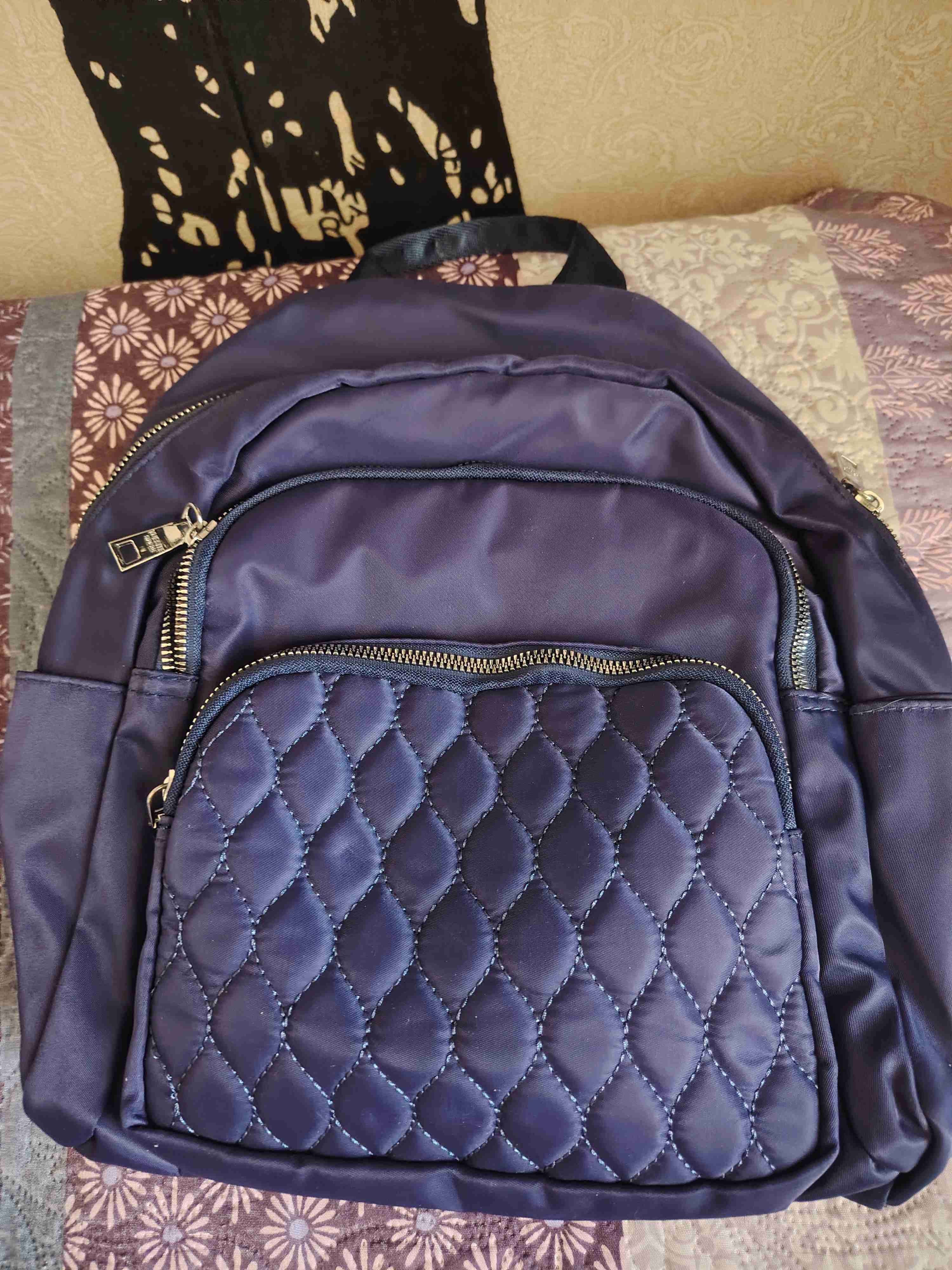 Mochila azul con diseño acolchado - miniatura 3