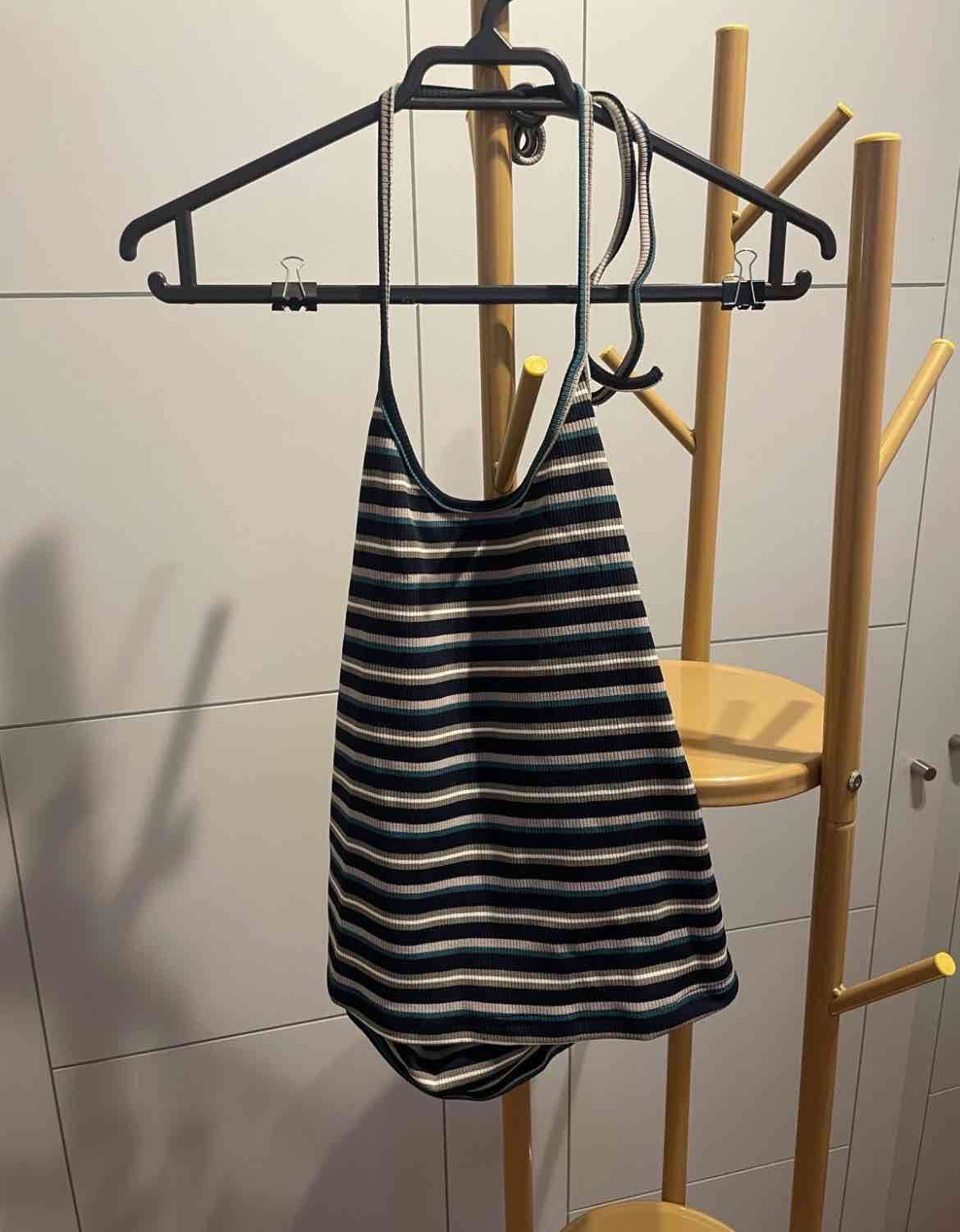 Top halter rayado verde y blanco - miniatura 4