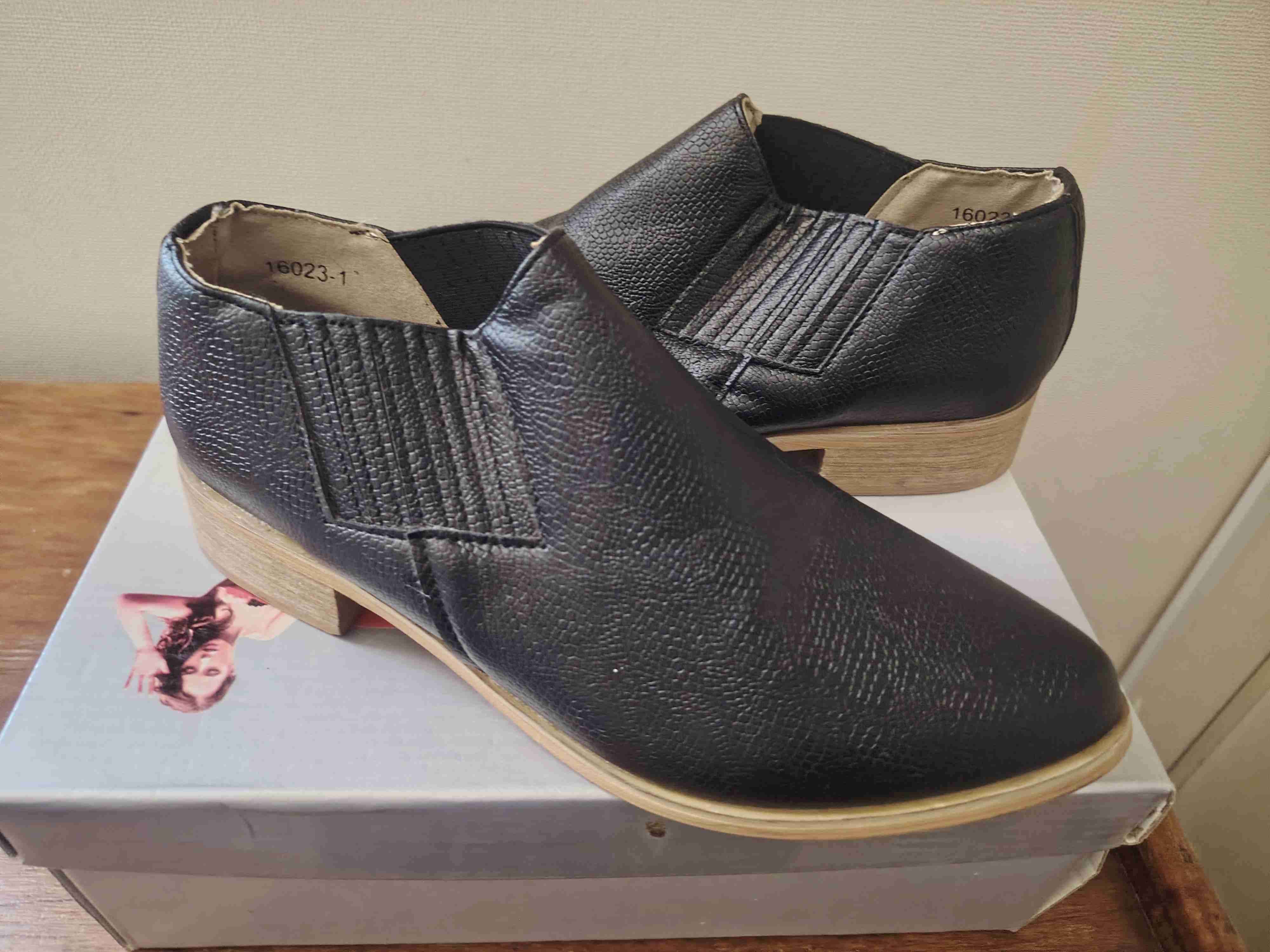 Botines negros de cuero sintético - miniatura 2