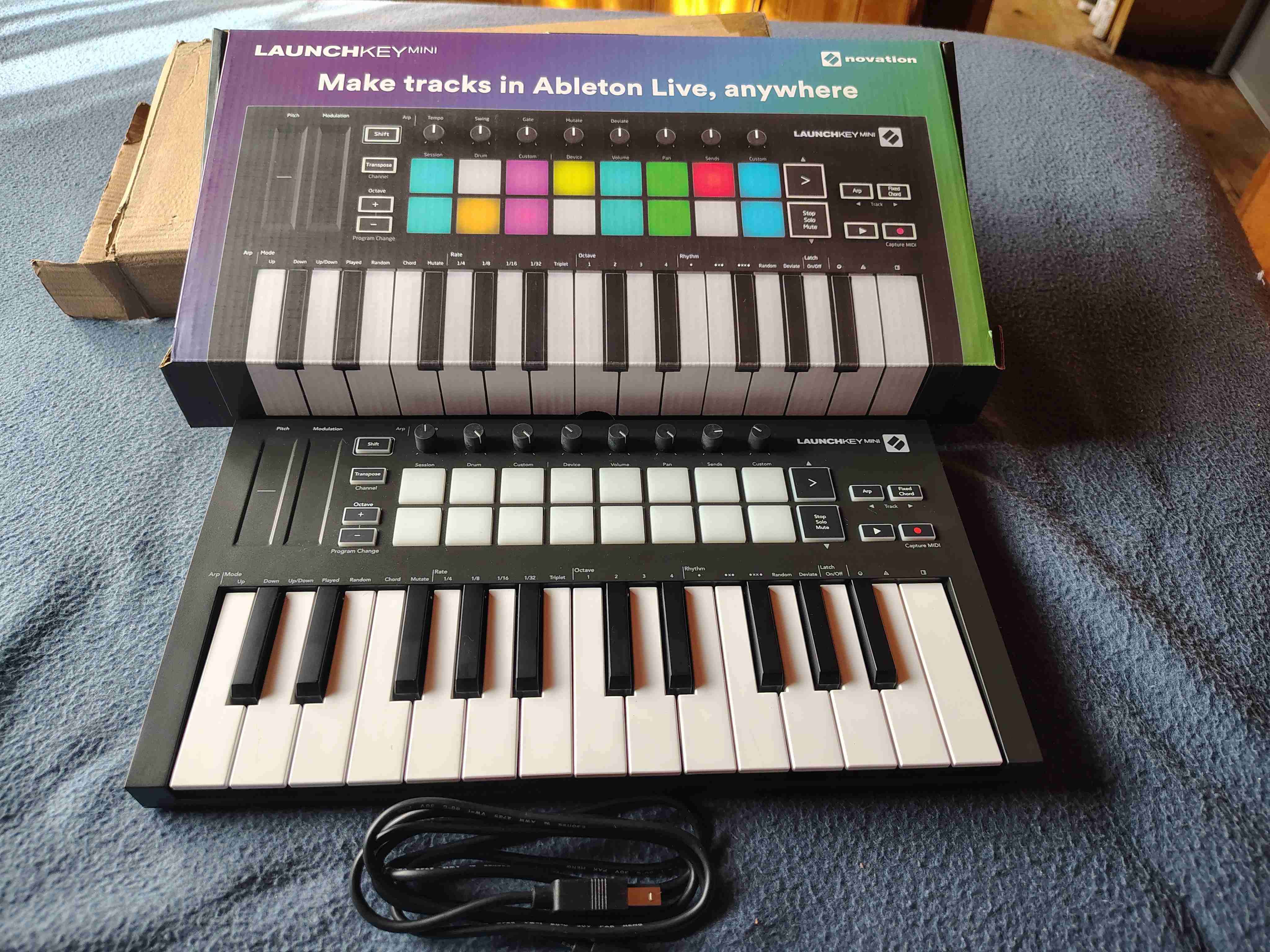 Teclado MIDI Novation Launchkey Mini