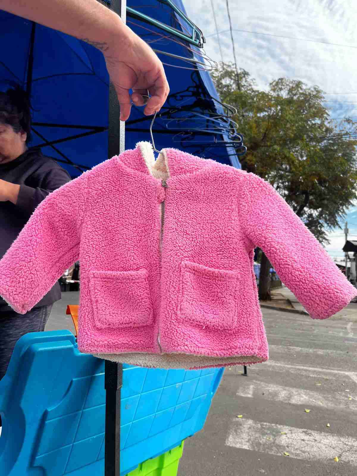 Chaqueta acolchada celeste infantil - miniatura 2
