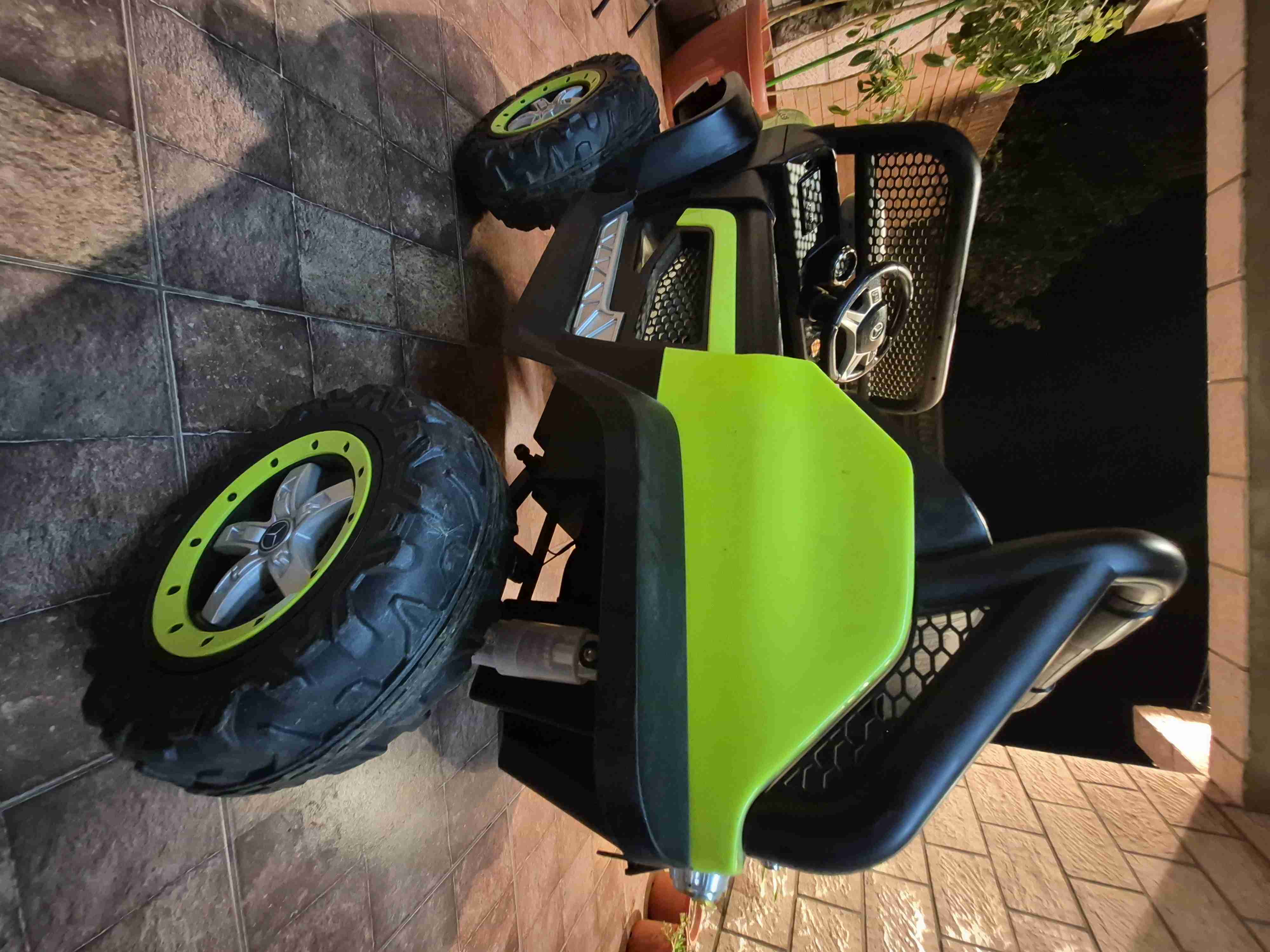 Mercedes Benz Unimog XXL 4x4 eléctrico – poco uso - miniatura 6