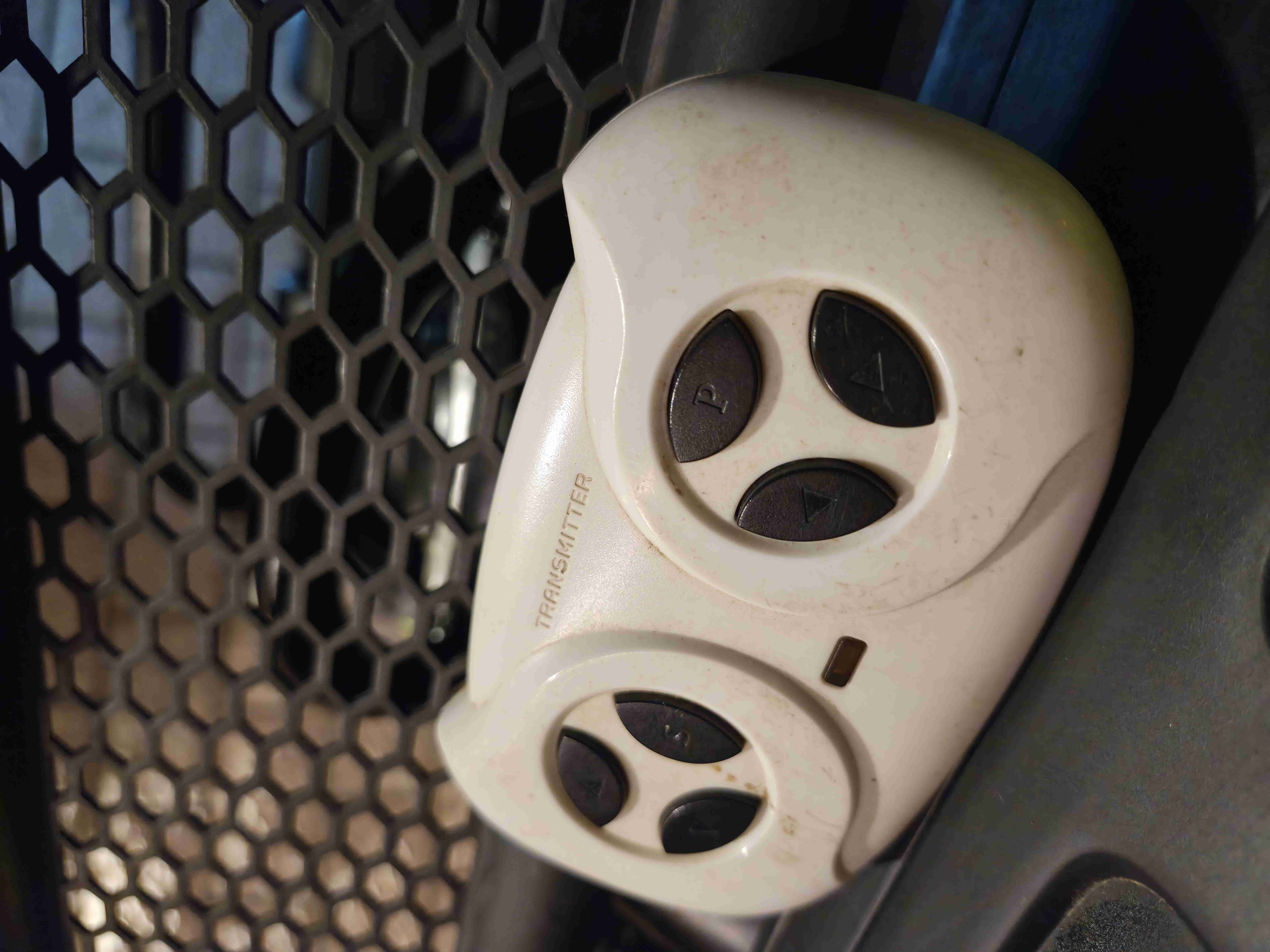 Mercedes Benz Unimog XXL 4x4 eléctrico – poco uso - miniatura 4